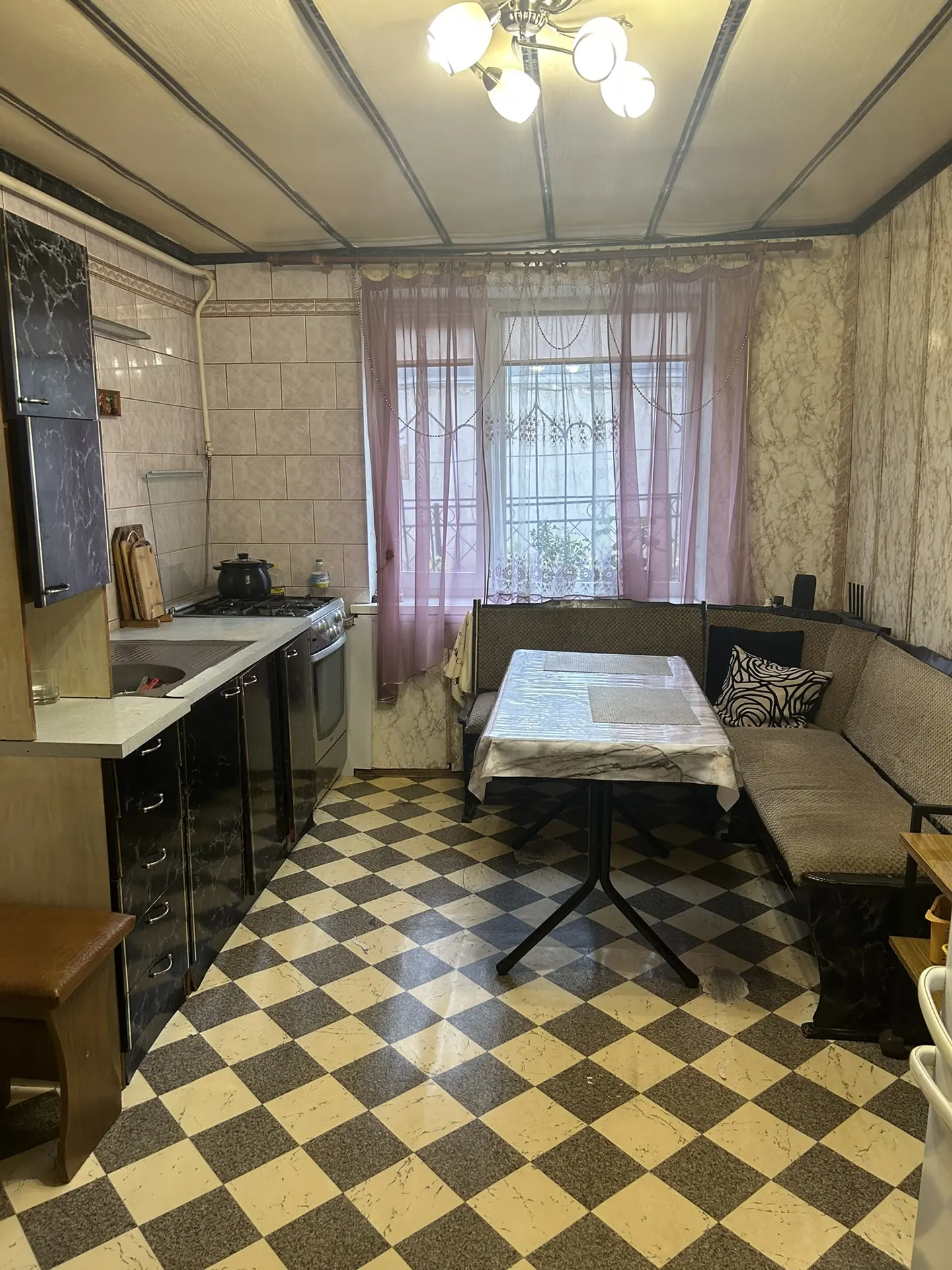 Продам дом, ул Кавказская, район роддома N2, 130 кв м, 2 этажа