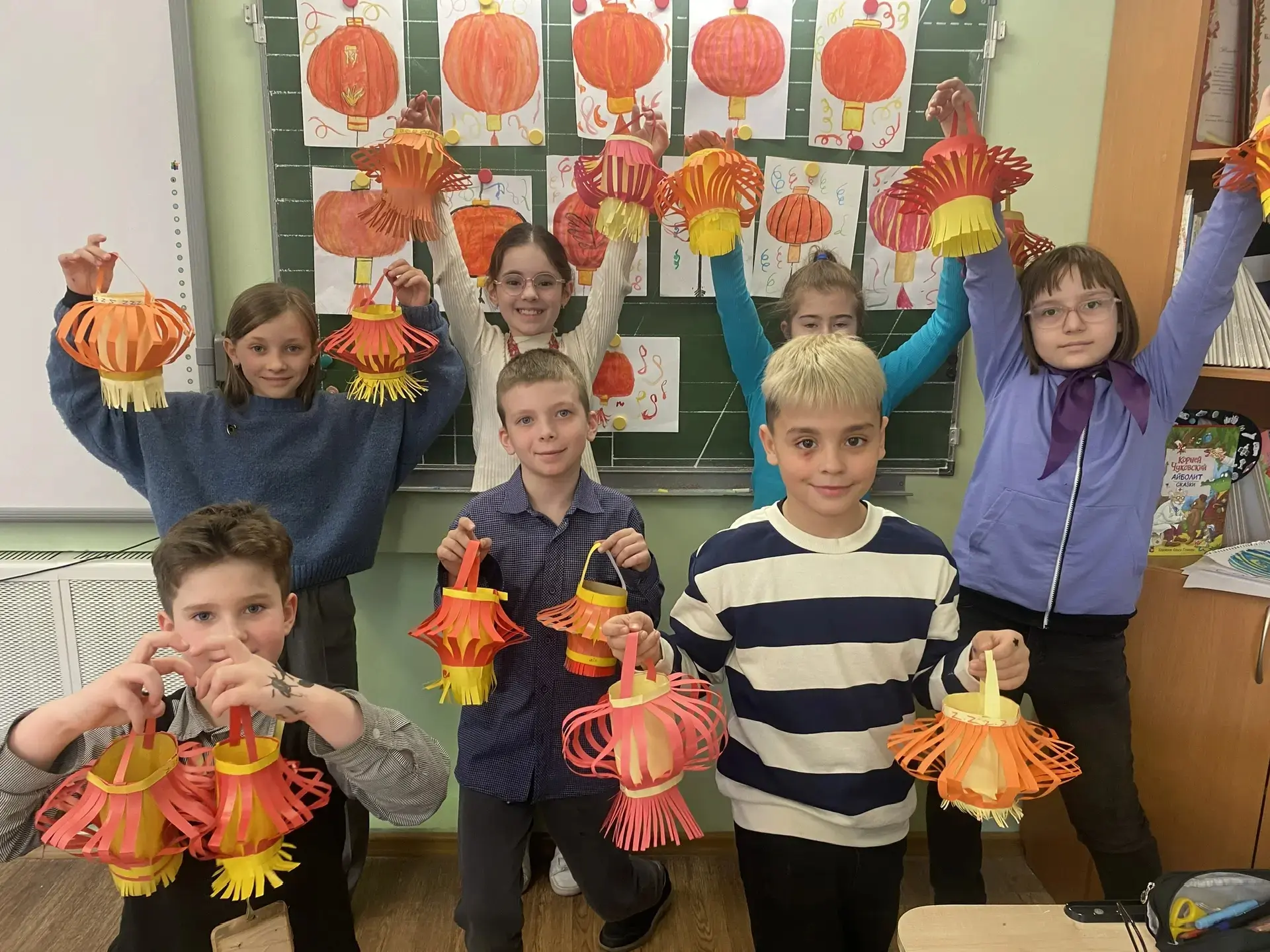 🎎Неделя Китая🎎  🏯 26 марта в 6В классе прошел классный час, на котором учащиеся представили свои мин