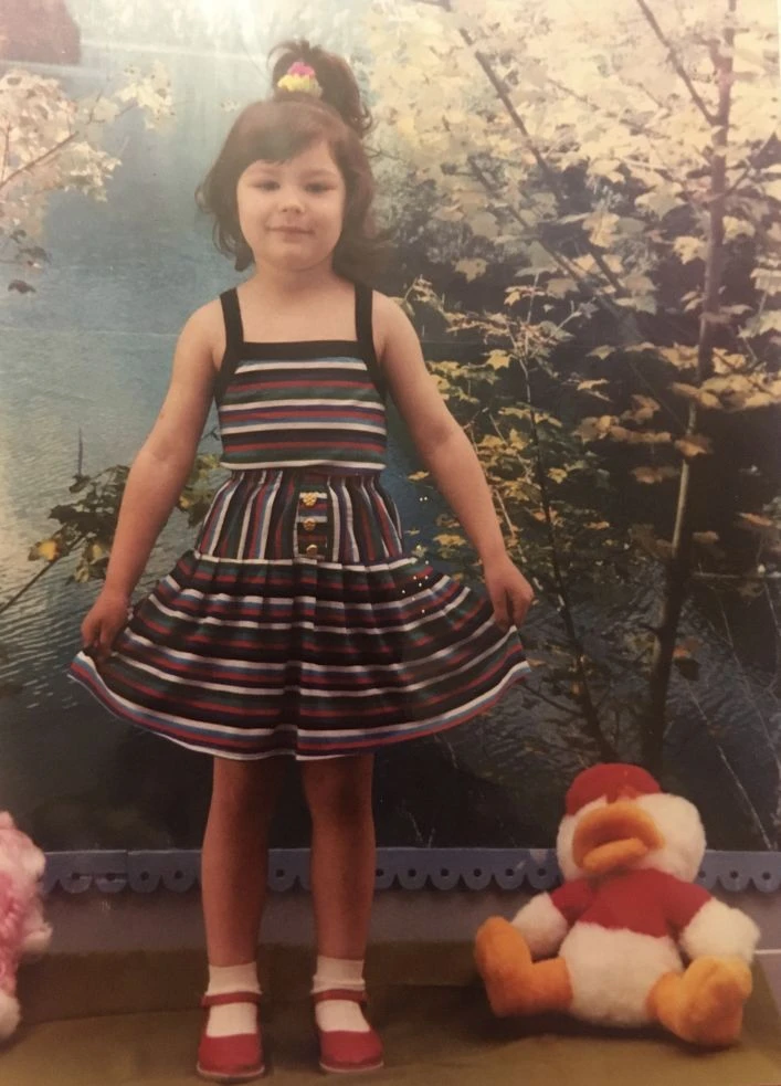 🥰Люблю эту фотографию! На ней мне все мило: любимый костюм и прическа, фотограф не зас...
