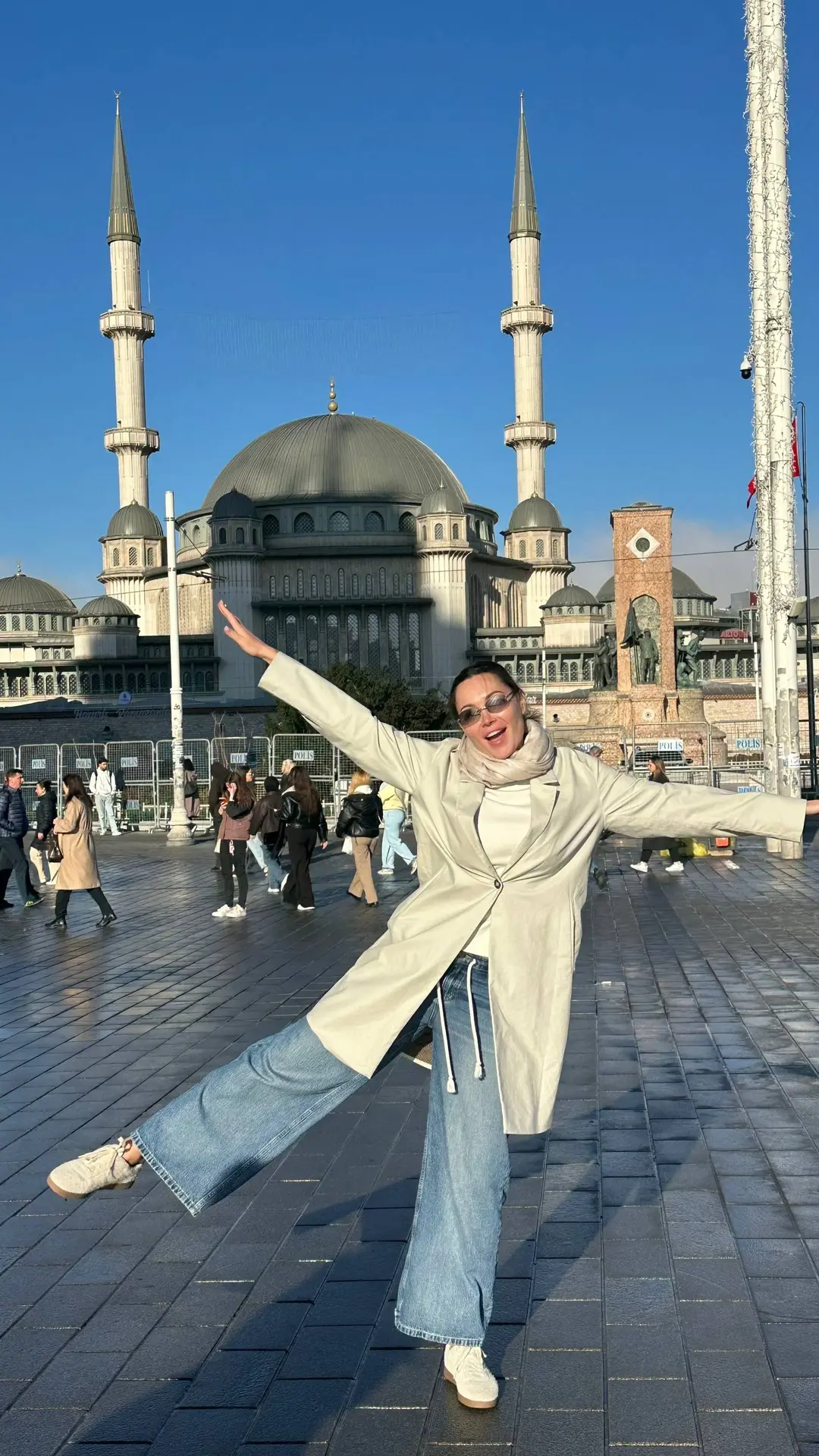 С Днём туризма! ✈️🌍