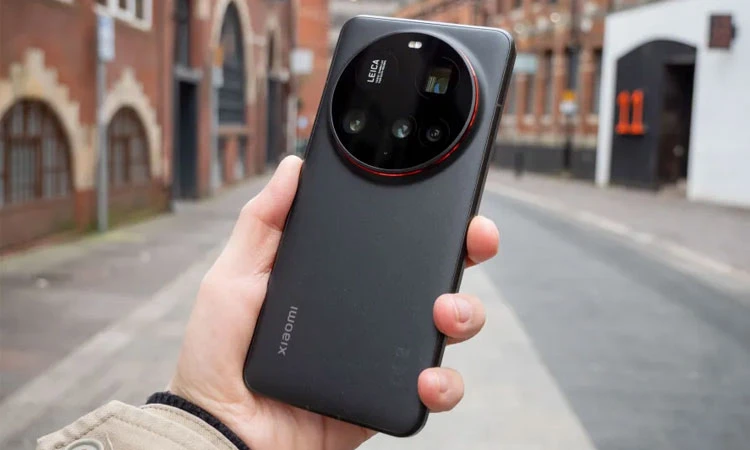 Какие версии HyperOS и Android получит фотофлагман Xiaomi 15 Ultra? 🧐