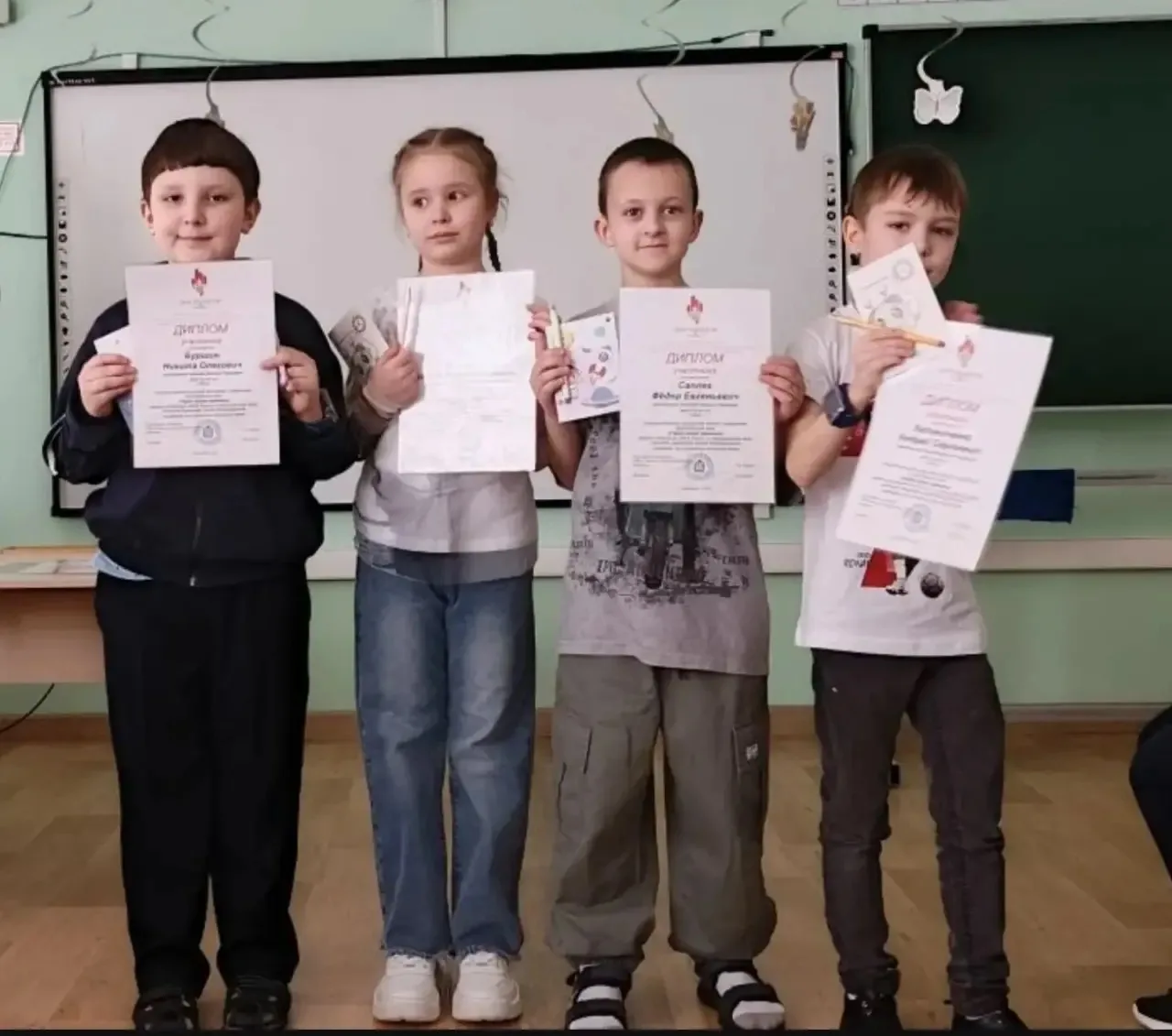 В краевом Доме офицеров наградили победителей конкурса «Герой моего времени»👇  Ежегодный конкурс дет