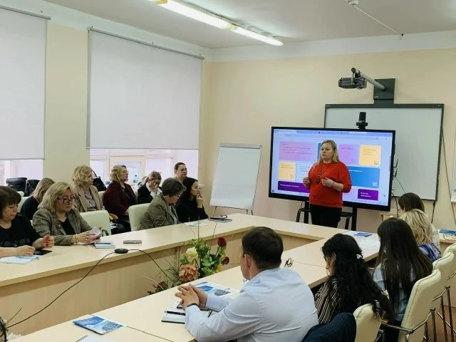 Обмен опытом: руководители образования Чувашии изучают практики детского сада № 185 В институте обра