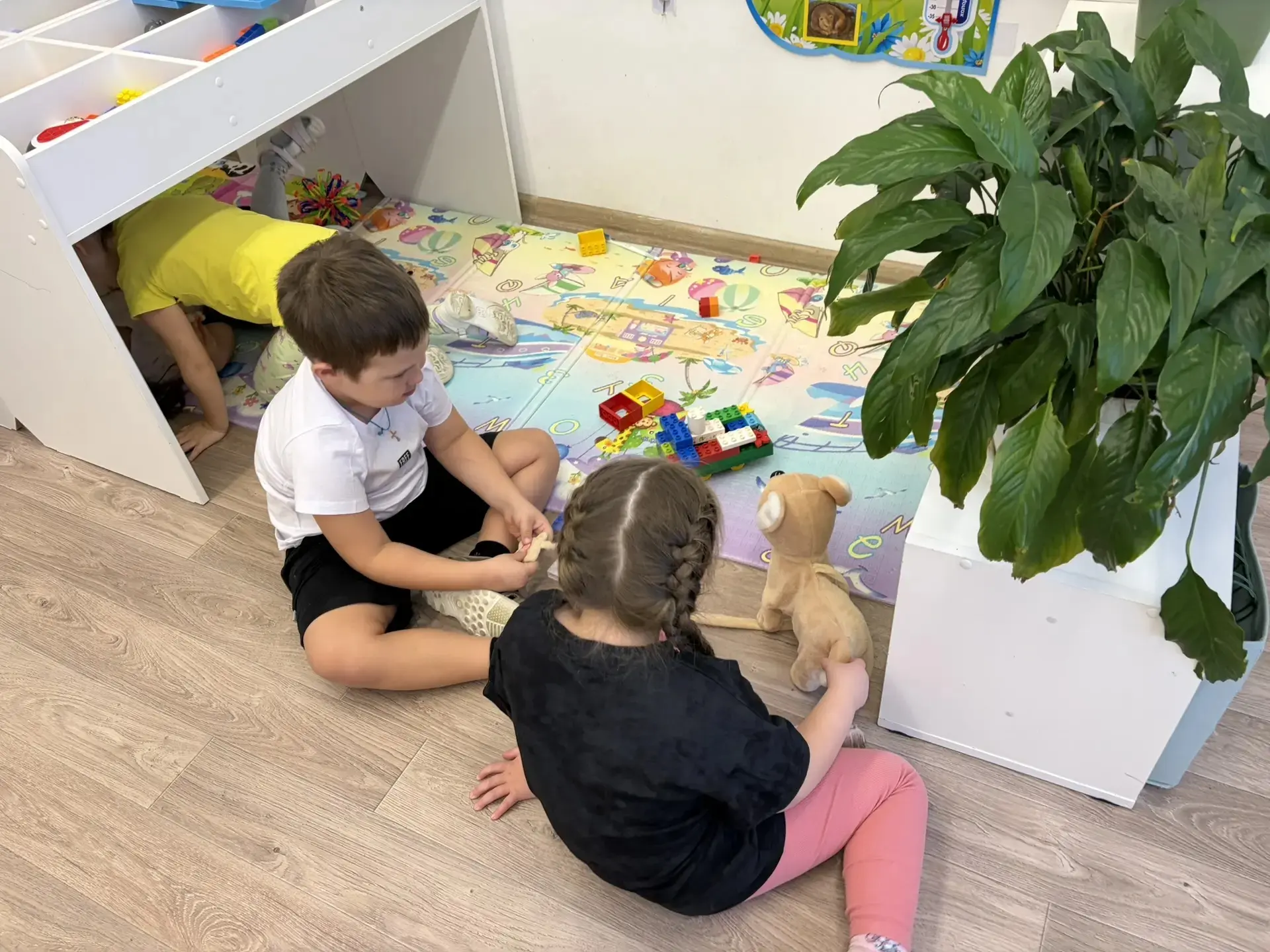 •🧸 Ребята из средней группы Б провели «День любимой игрушки». Они показали друг другу ...