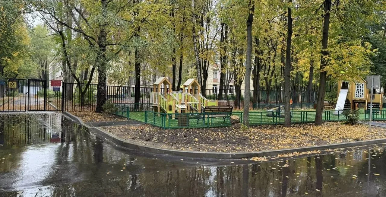 🌿 Двор в Сумском проезде привели в порядок