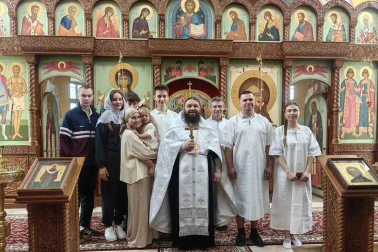В Тверской области совершено массовое крещение потомков благотворителей  В Покровской церкви деревни