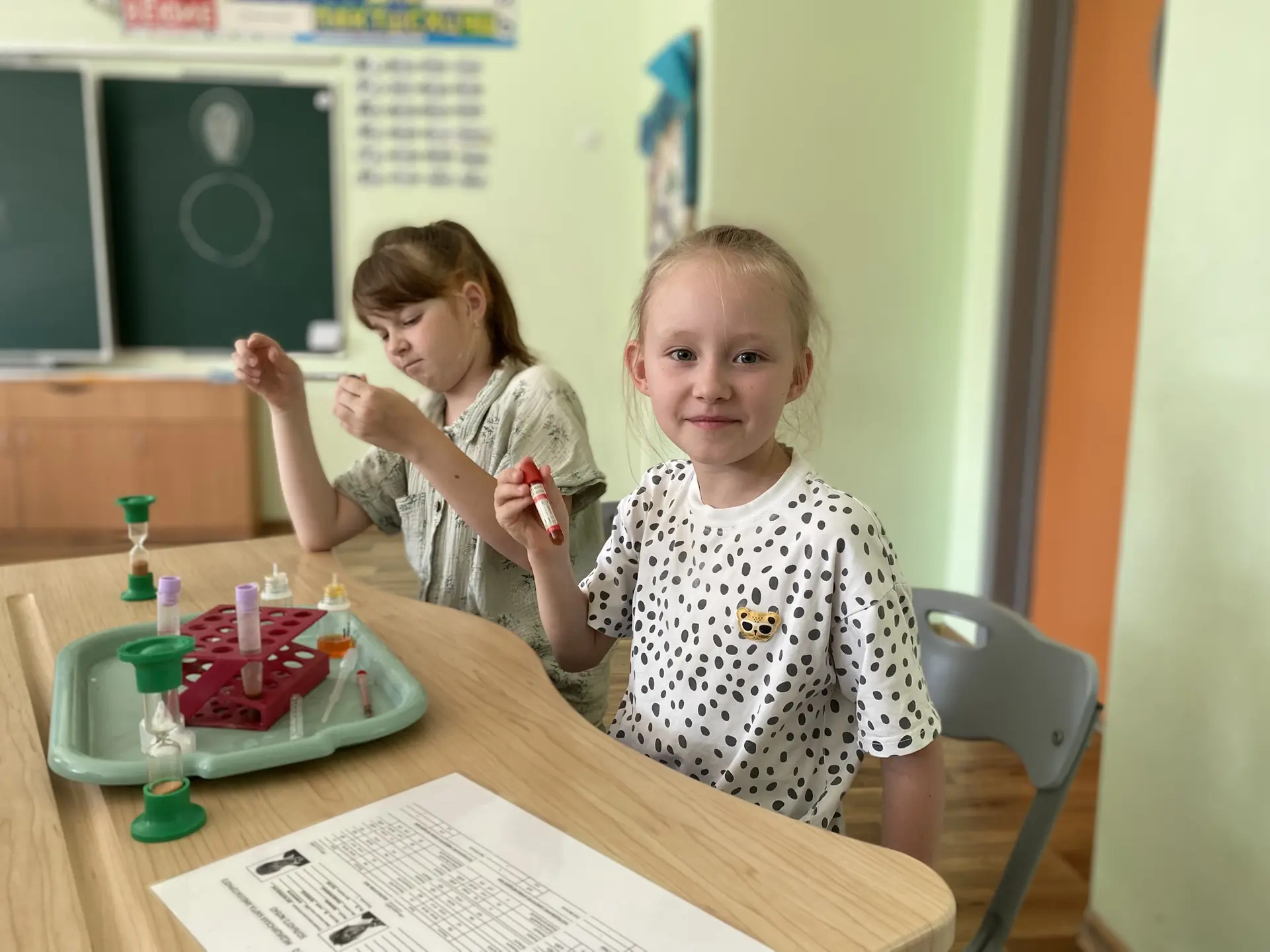 Как мы влюблялись в науку этим летом!

🧑‍🔬Родители, у нас для вас отличные новости!  В нашем школь