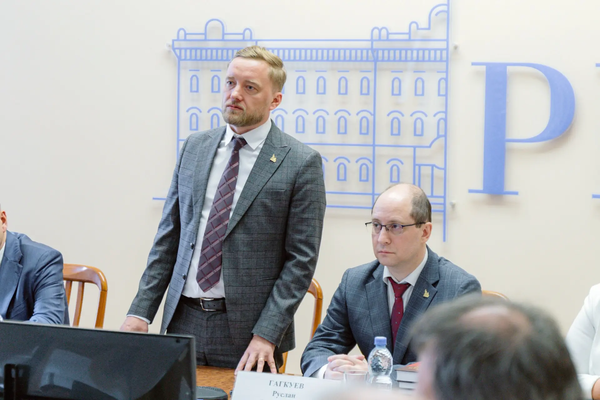 Сегодняшние мероприятия Российского исторического общества мы начинали с минуты молчани...