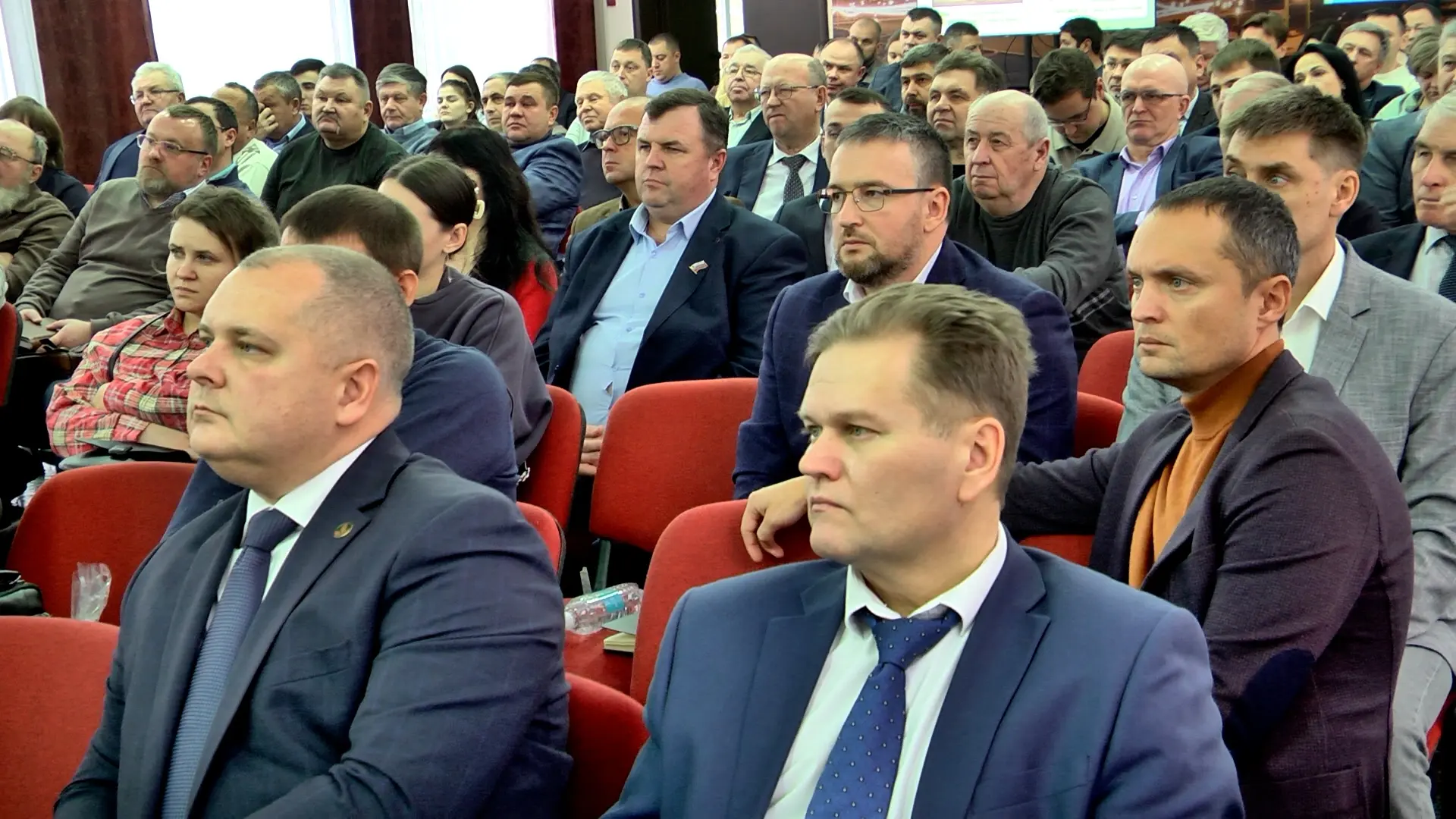 Технологический практикум «Ферма будущего» собрал более 100 участников. На семинаре обс...