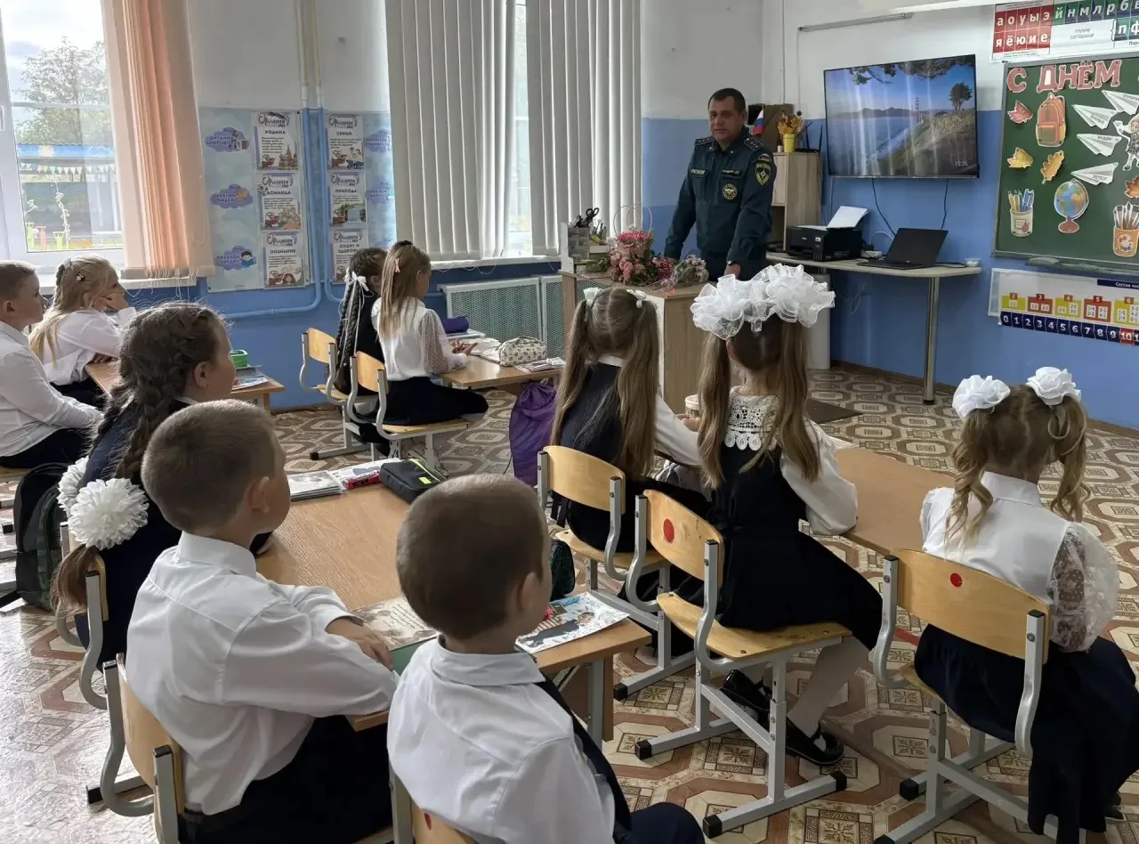 🍁🧑‍🚒Сегодня, 1 сентября, в МАОУ Чернокоровской СОШ состоялся Всероссийский открытый ...