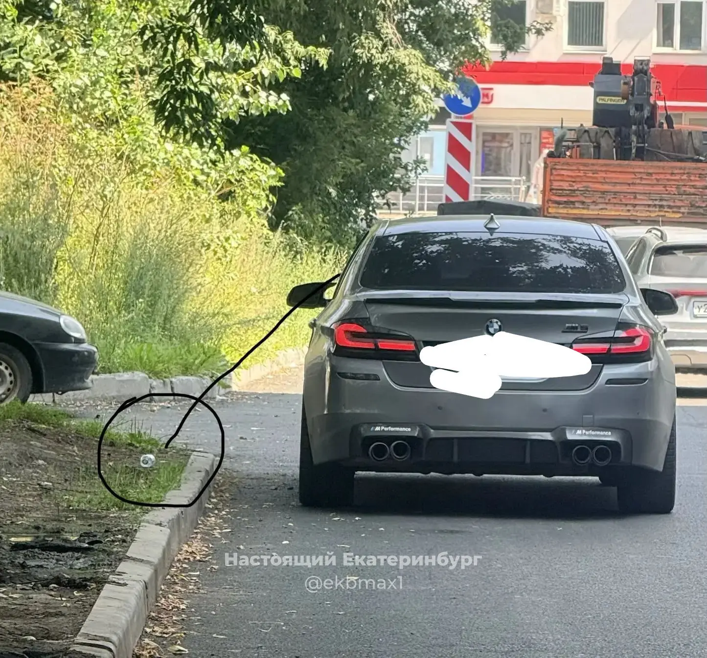 Крупносортщиков 8.

 Выкинул из окна баклажку, ругается подписчик

Прислать новость: админ