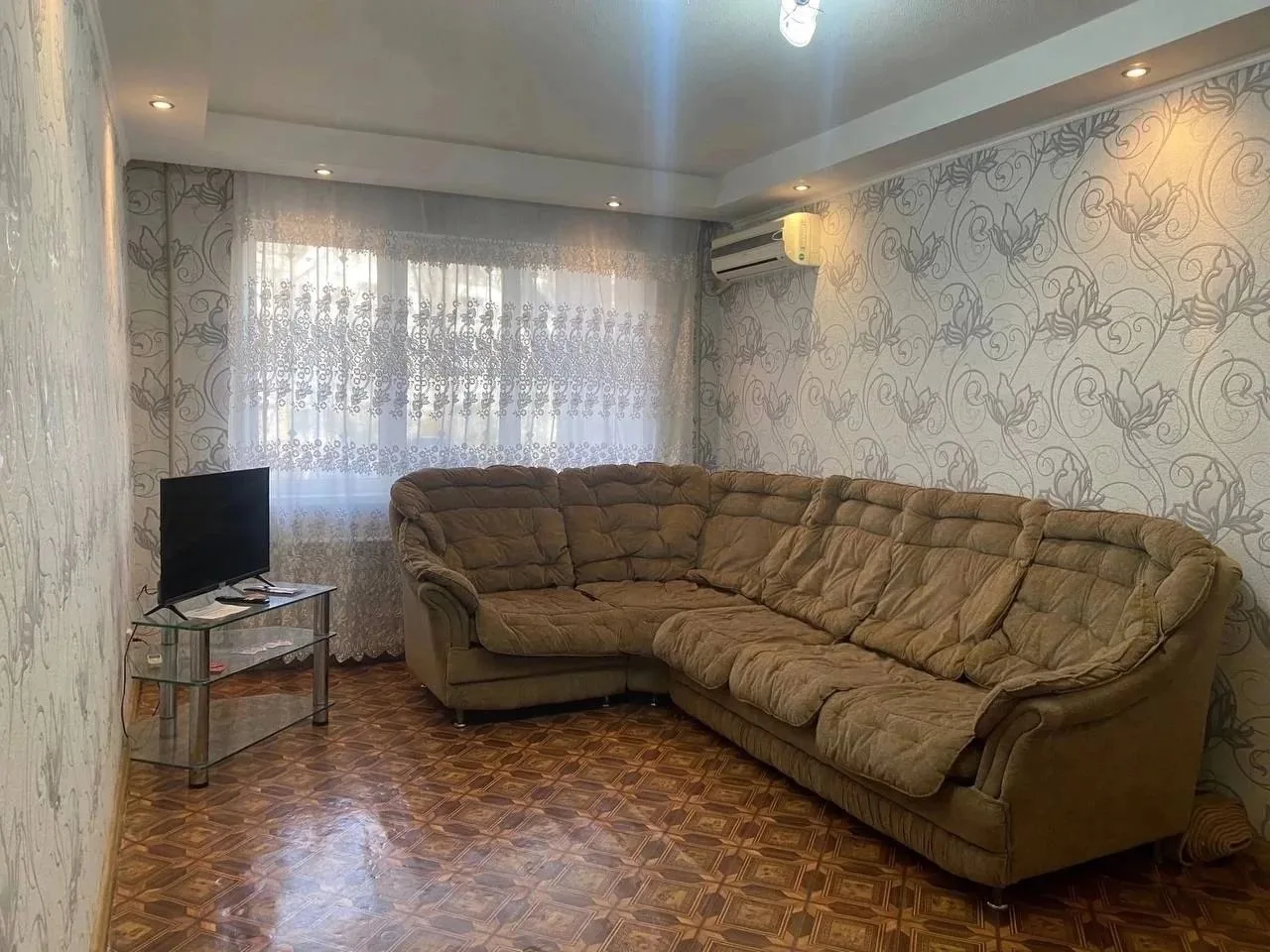 Продам 3-комн. квартиру на кв. Ватутина! 1/5-эт., 57/43/6. Не угловая. Окна м/п с решет...