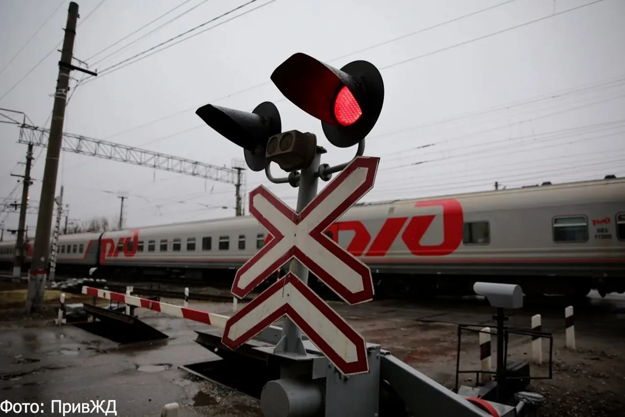 Переезд через железную дорогу в Палласовском районе закроют на два дня в связи с ремонтом