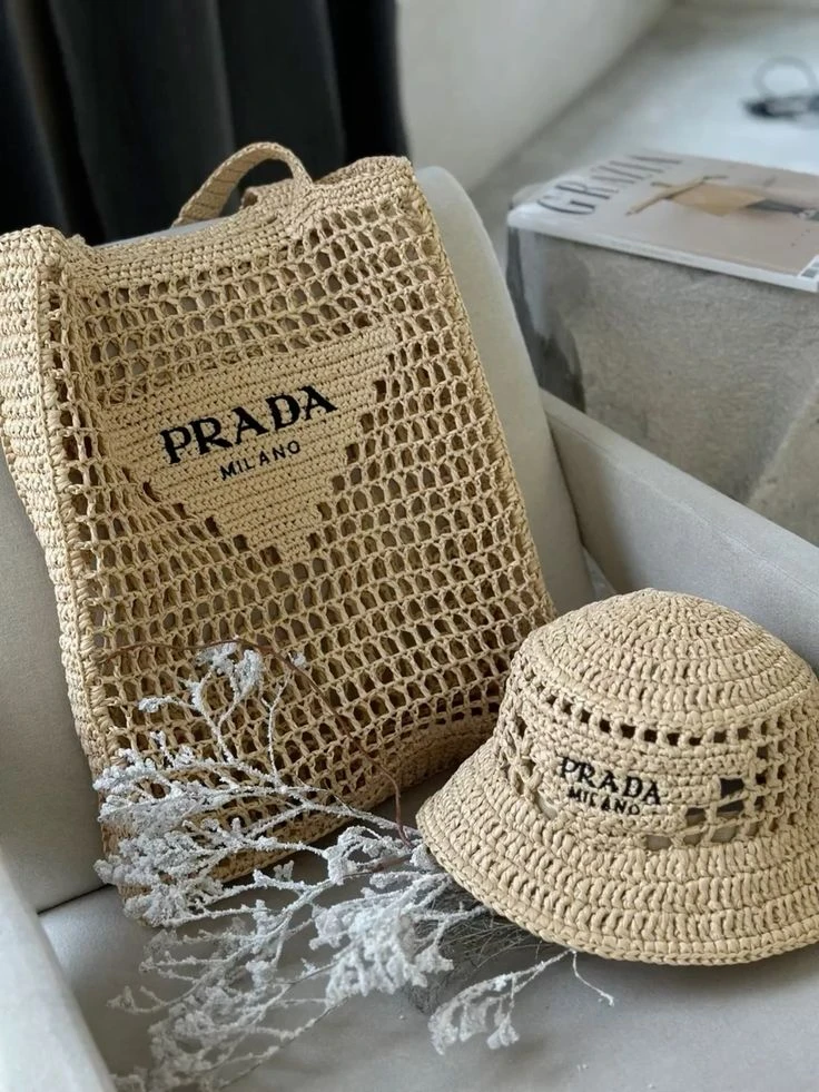 Сумка а-ля Prada