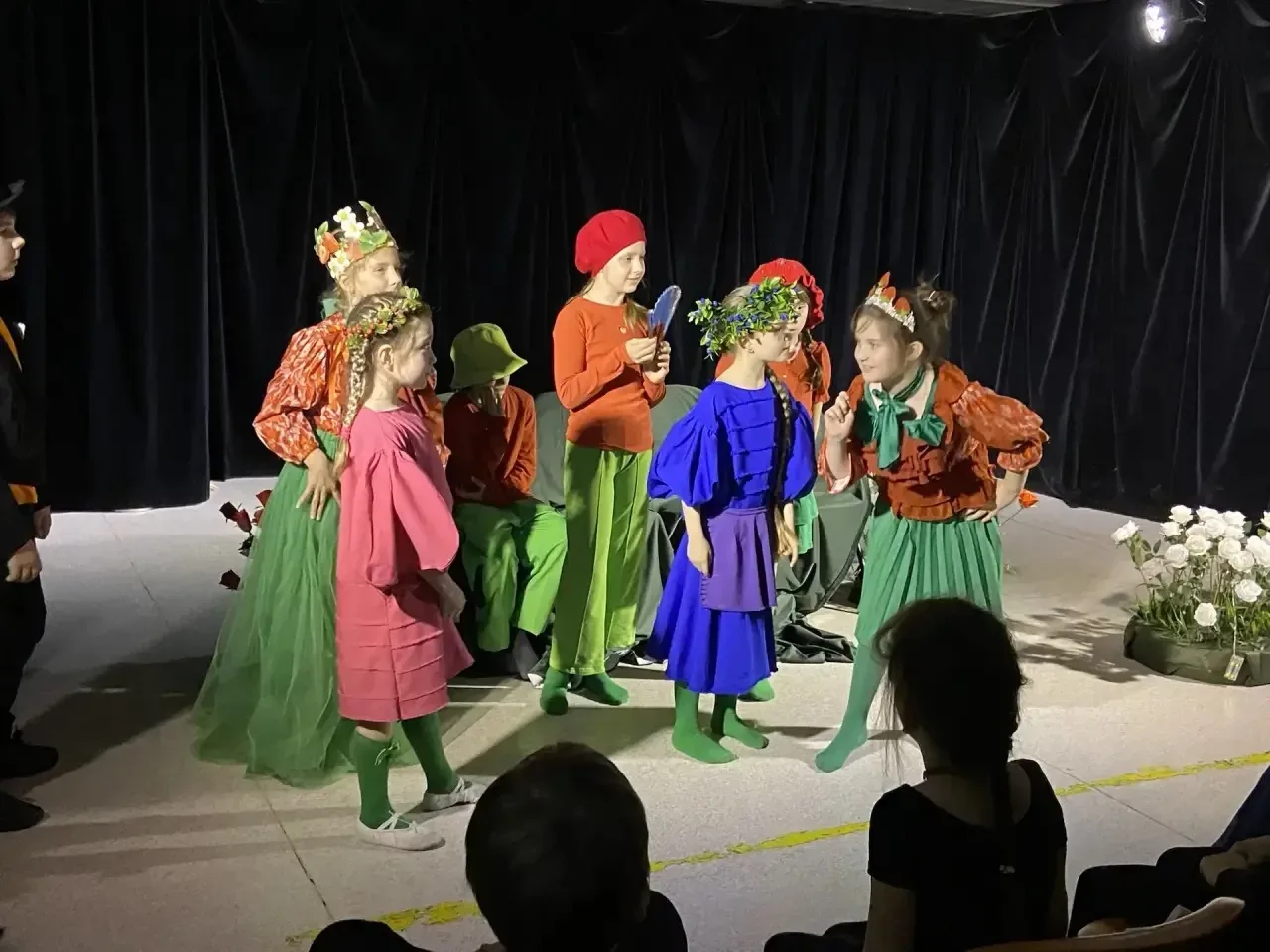 🎭 🍓✨«Рублевские светлячки» на гастролях: «Клубничное королевство» покорило сцену «Крылатского»!  22 