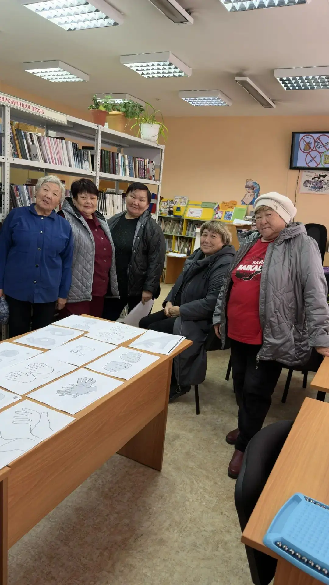 Библиотека № 11 села Одинск превратилась 6 октября в фитнес-клуб! В рамках проекта «Акт...