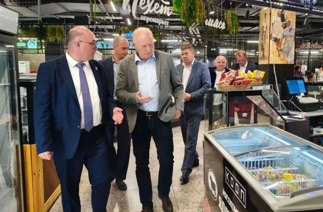 С работой агромаркета «Пехет», где представлена, в том числе,  продукция Ядринского мяс...