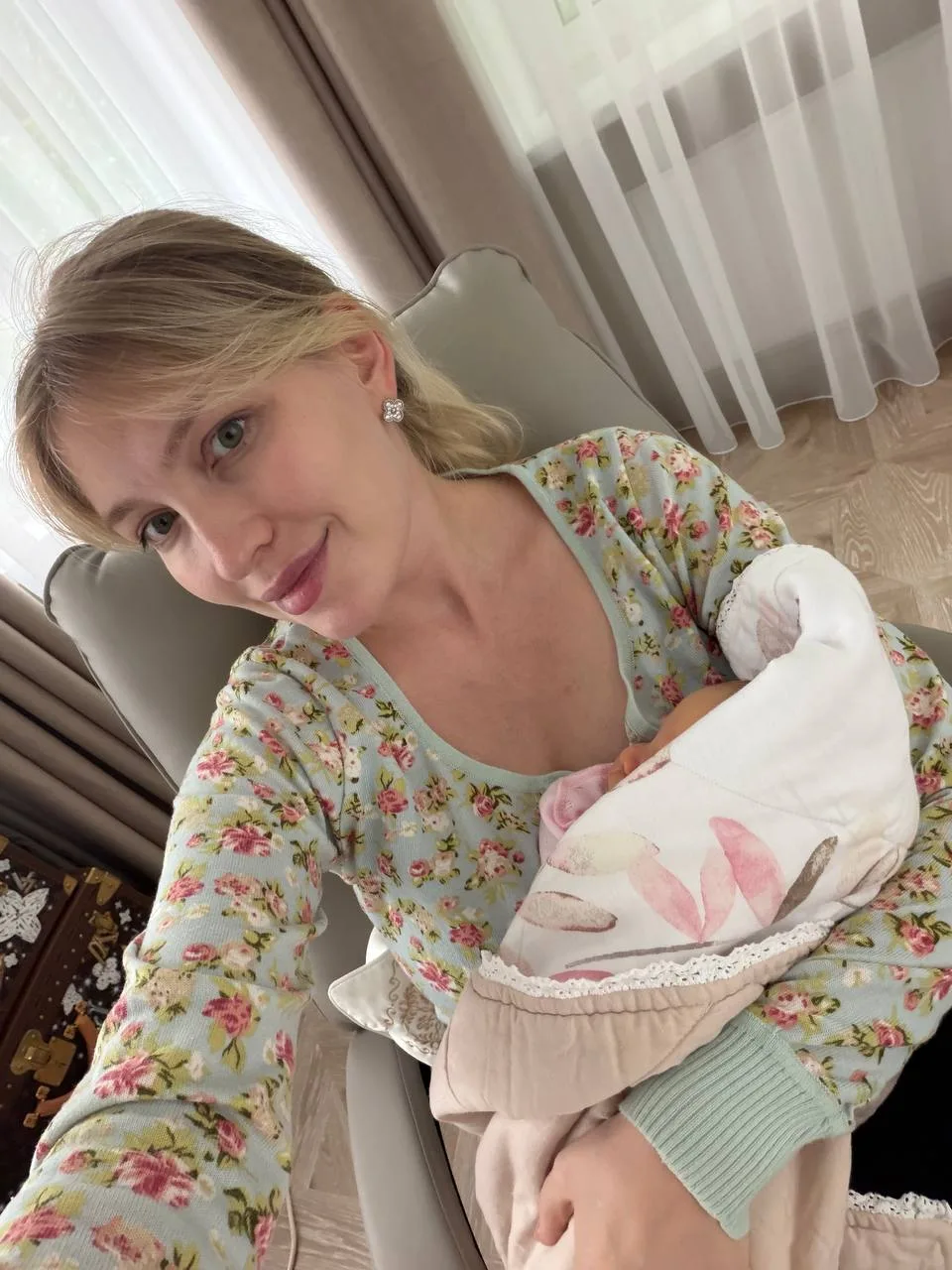 Прошу мне конечно сильно не завидовать…)) но моя носопырка вообще не плачет 😍 так что я успеваю и п