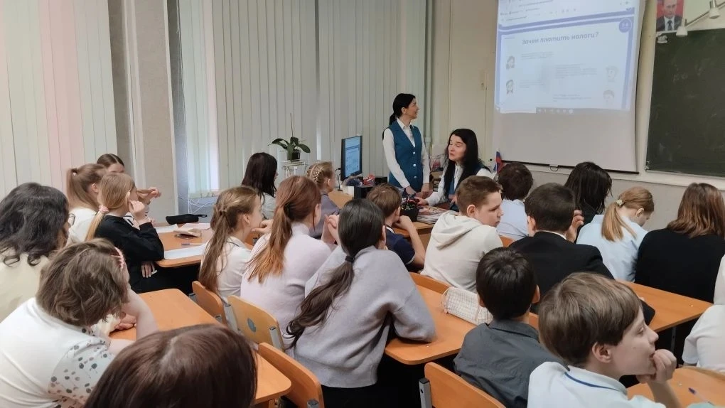 19.03.26 г в школе проведен поучительный урок для пятиклассников на тему «Что такое налоги и зачем о