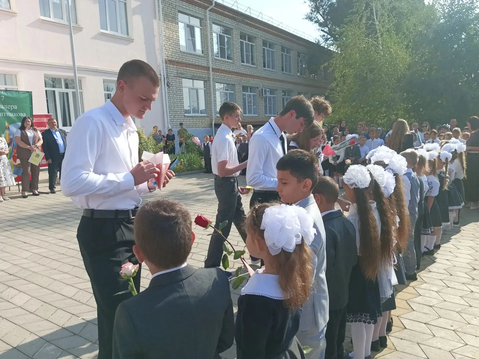 🎉 Первый звонок — начало большого пути! 🎉