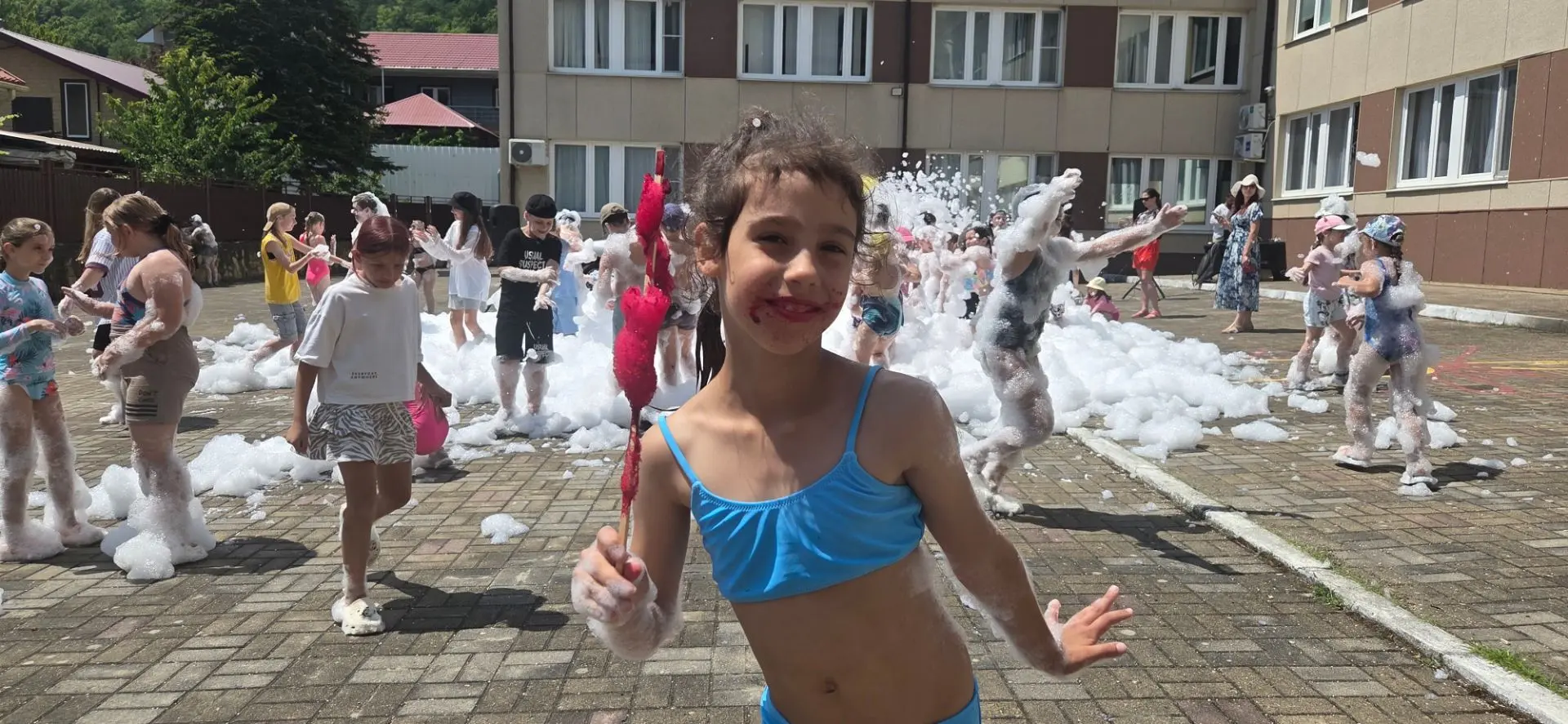 🫧ПЕННАЯ ВЕЧЕРИНКА🫧

📎В школьном лагере "Дельфин" прошла пенная вечеринка, на которой ребята весел