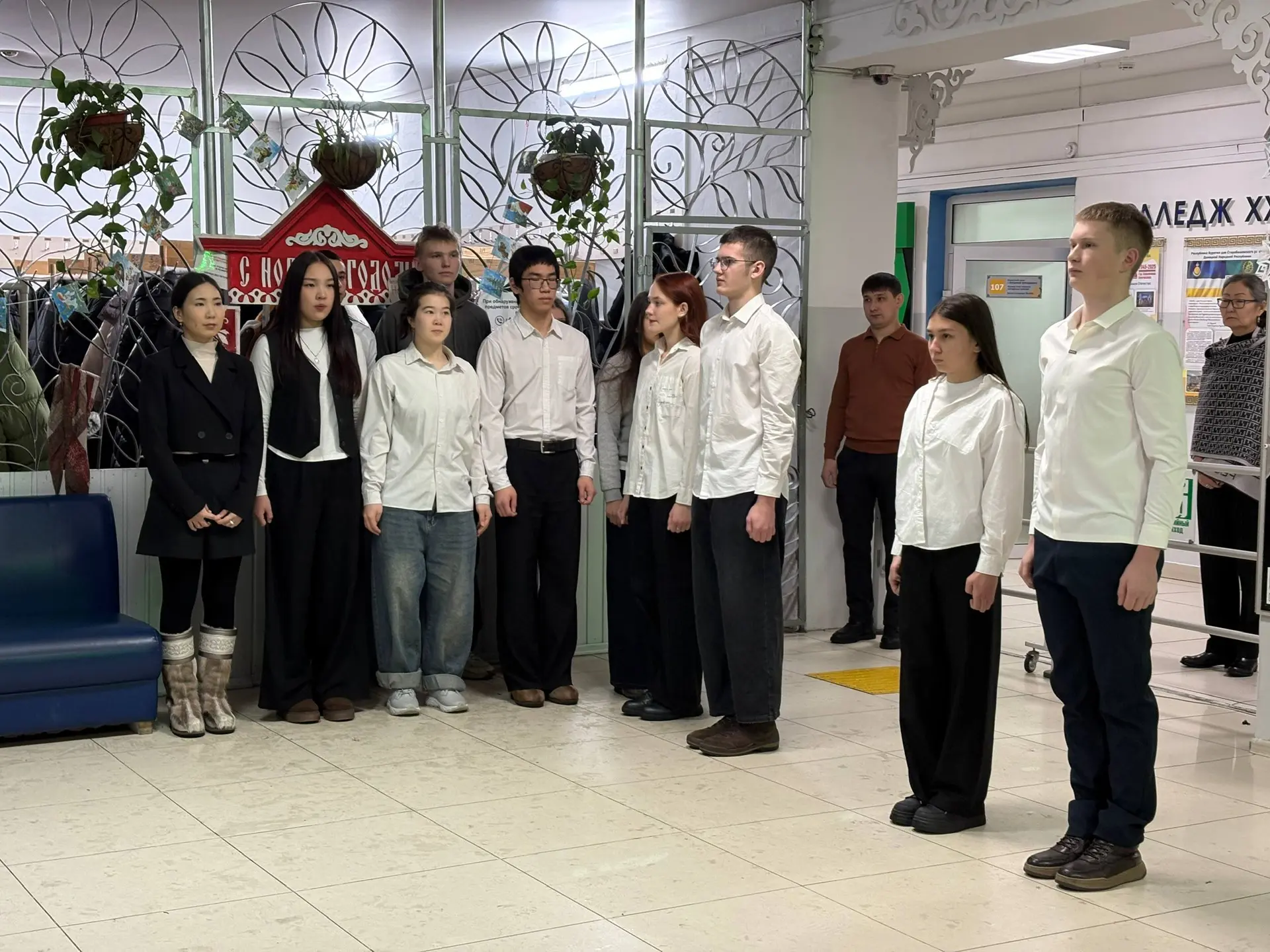 Новый учебный семестр стартовал с традиционной церемонии поднятия Государственных флагов. Этот торже