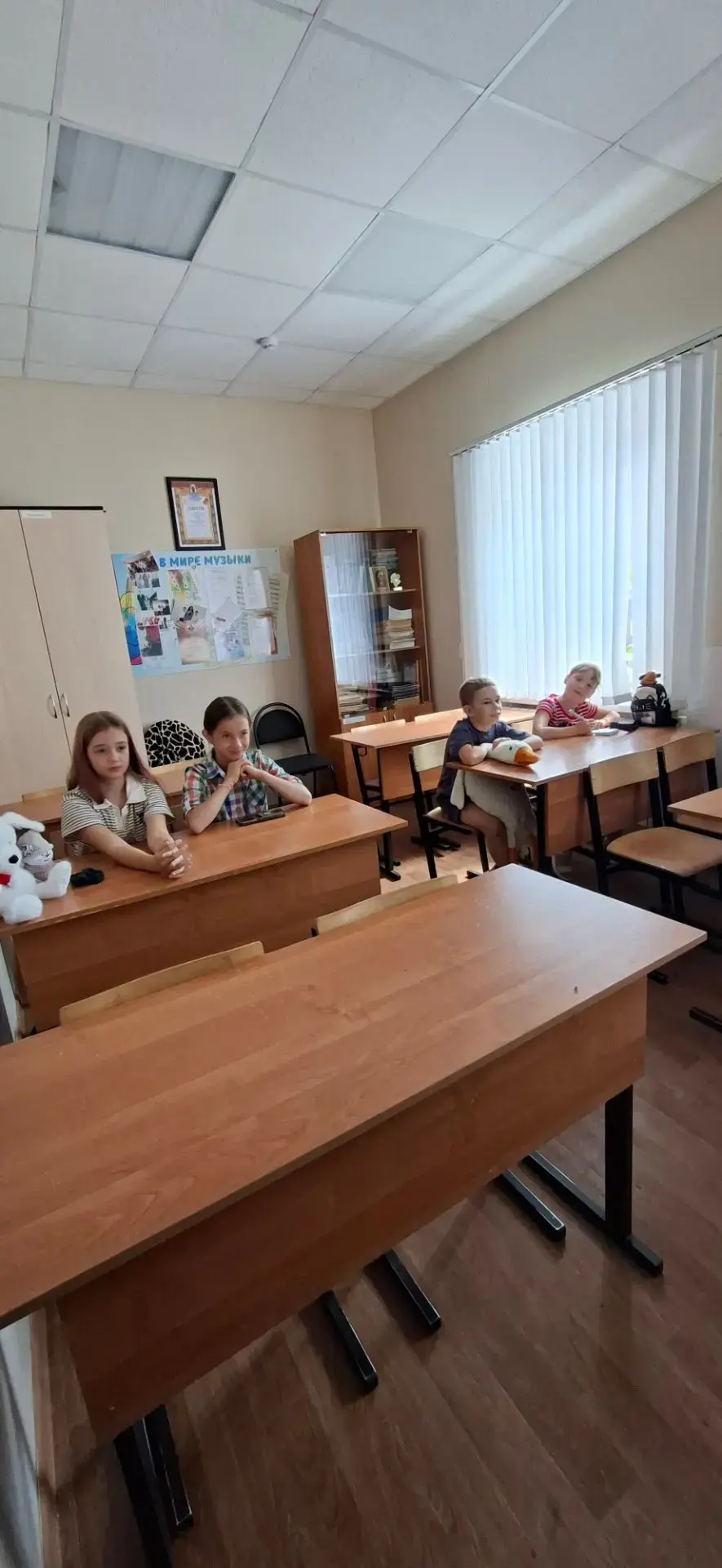 Сегодня в нашей музыкальной школе было по-особенному тепло и уютно. Тема очередной встр...