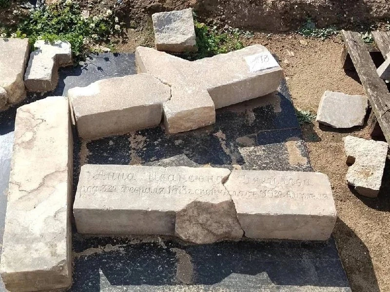 В Перми нашли надгробие бабушки Сергея Дягилева. И оно задало историкам загадку 🧐