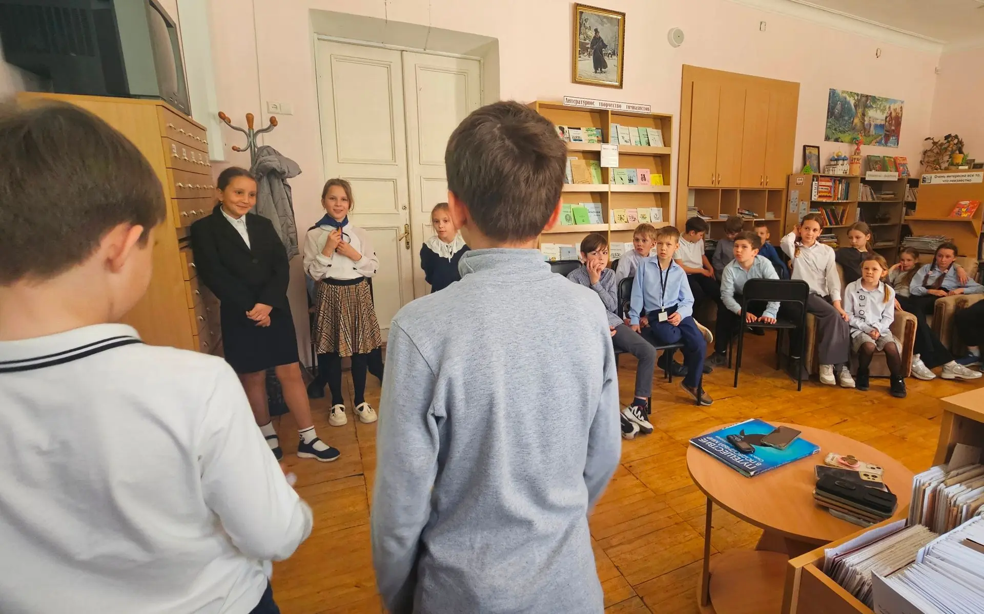 "БИБЛИОТЕКА"📚  В школьной библиотеке прошел литературный праздник, посвященный юбилею знаменитой пов