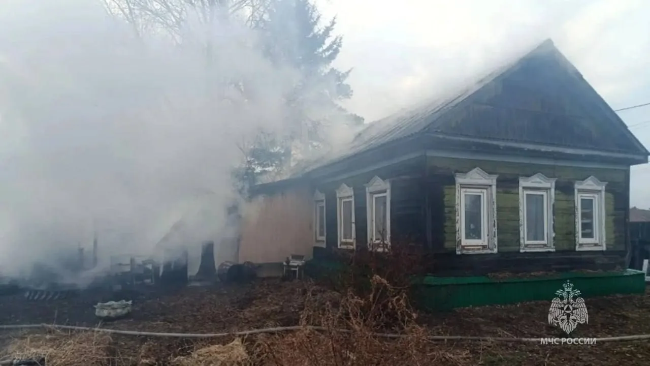Пожар на частном подворье в Свободном  В Свободном по улице Конной произошло возгорание на частном п