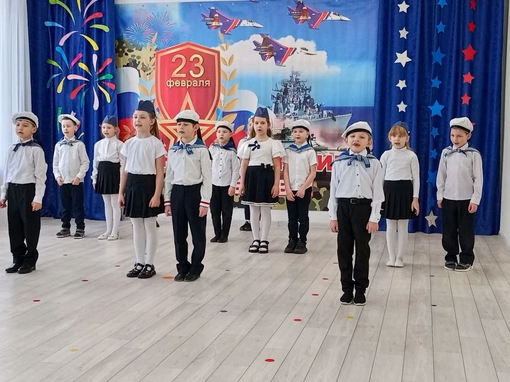 18 февраля в подготовительной группе прошел утренник, посвящённый Дню защитника Отечест...