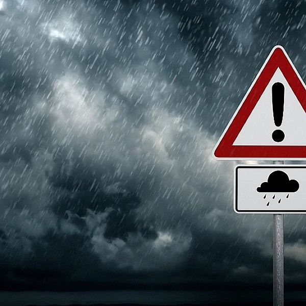 🌧️ В Краснодарском крае действует штормовое предупреждение!