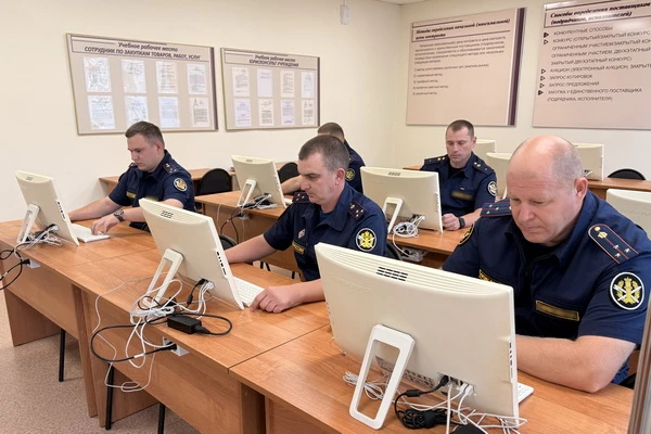 В преддверии Дня Государственного флага Российской Федерации слушатели Томского ИПКР ФС...
