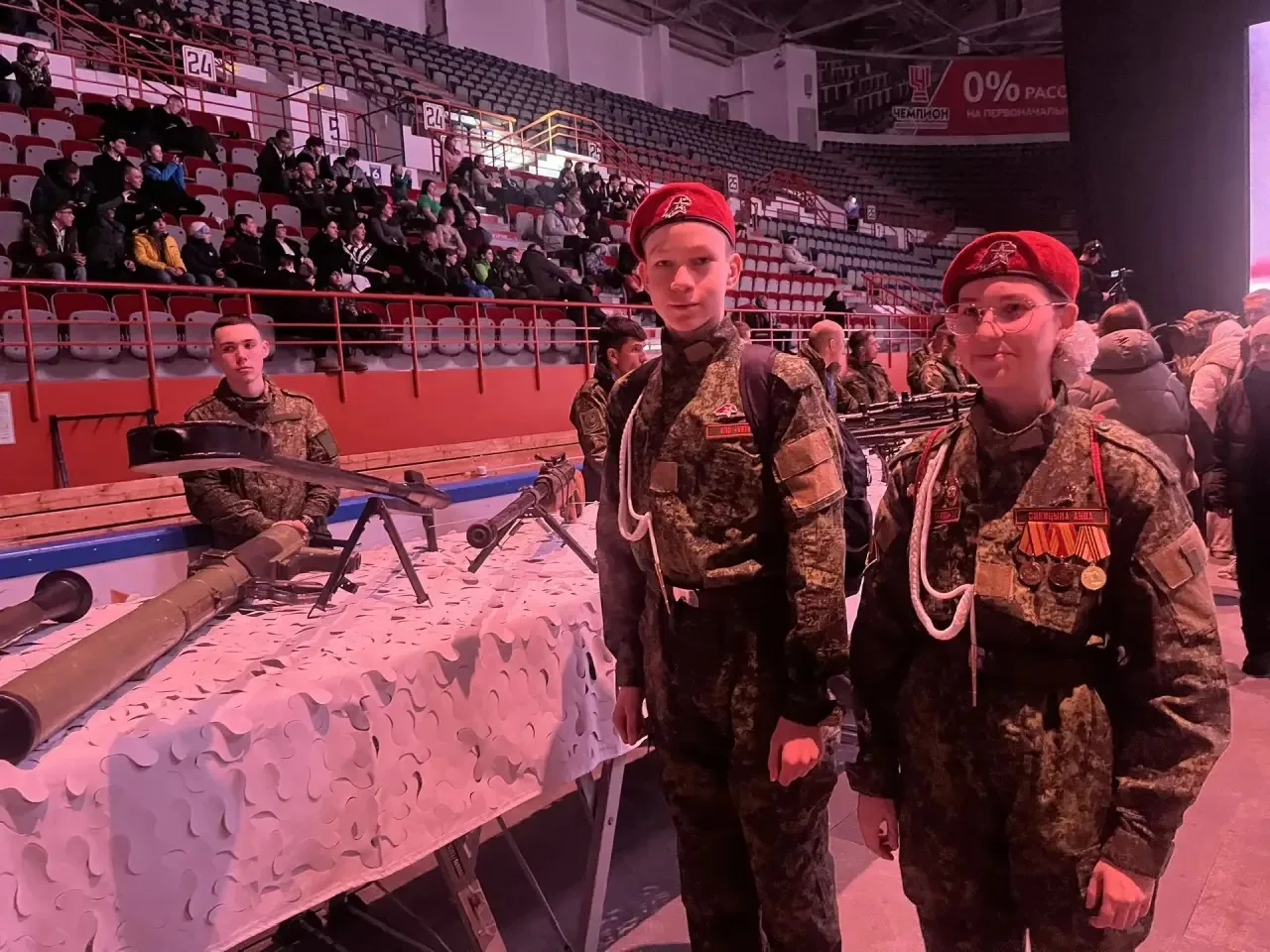Сегодня, 23 февраля, в спортивно-зрелищном комплексе «Платинум Арена» состоялась патриотическая акци
