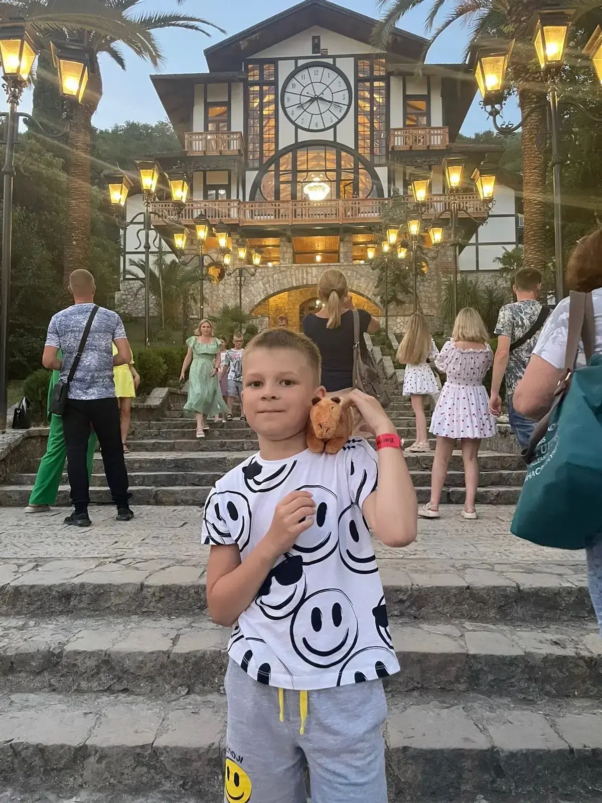 Время идет, локации меняются…