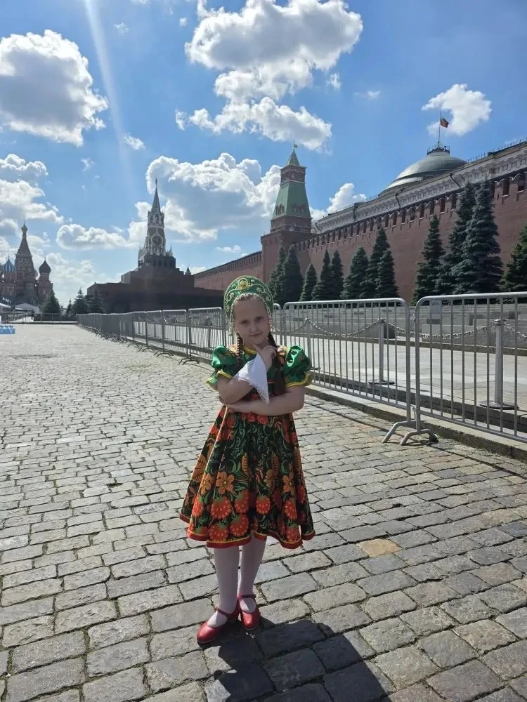⚡️ Наши родители рекомендуют

Ученица 1 «А» класса София Рендакова вместе с семьёй посетила книжный 