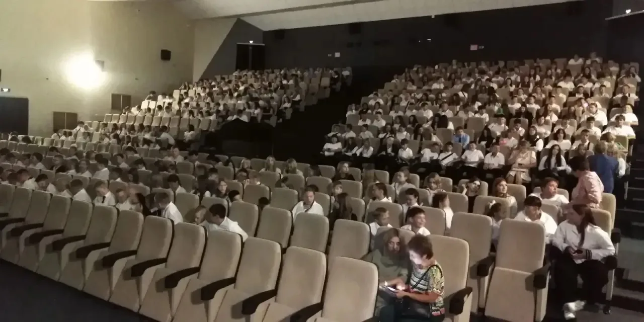 🔔 Праздник, подаренный кино: День знаний в КДЦ стал ярким стартом учебного года!