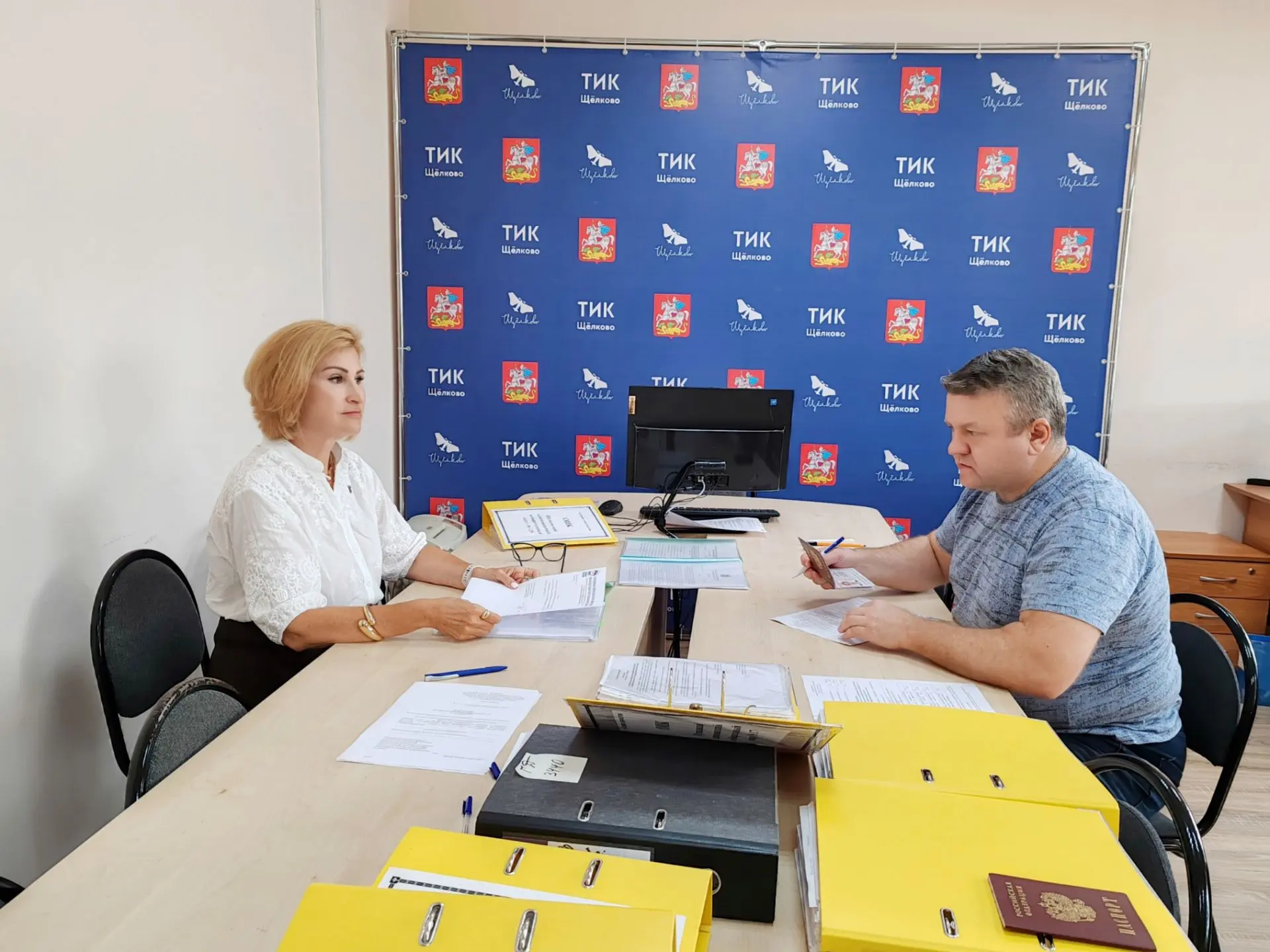 Сегодня подала документы в территориальную избирательную комиссию для выдвижения кандид...