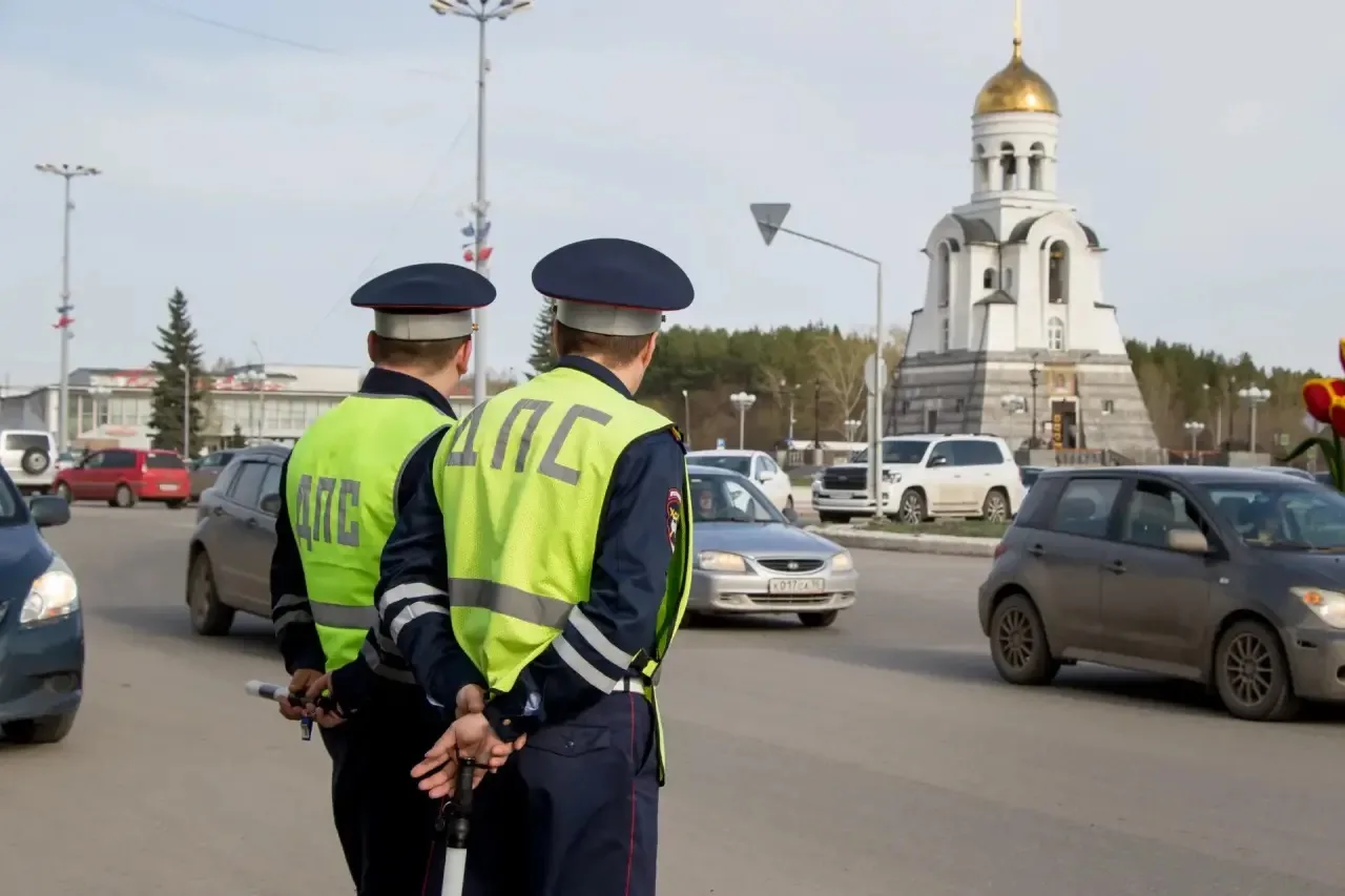 Уважаемые сотрудники и ветераны Госавтоинспекции Каменска-Уральского!