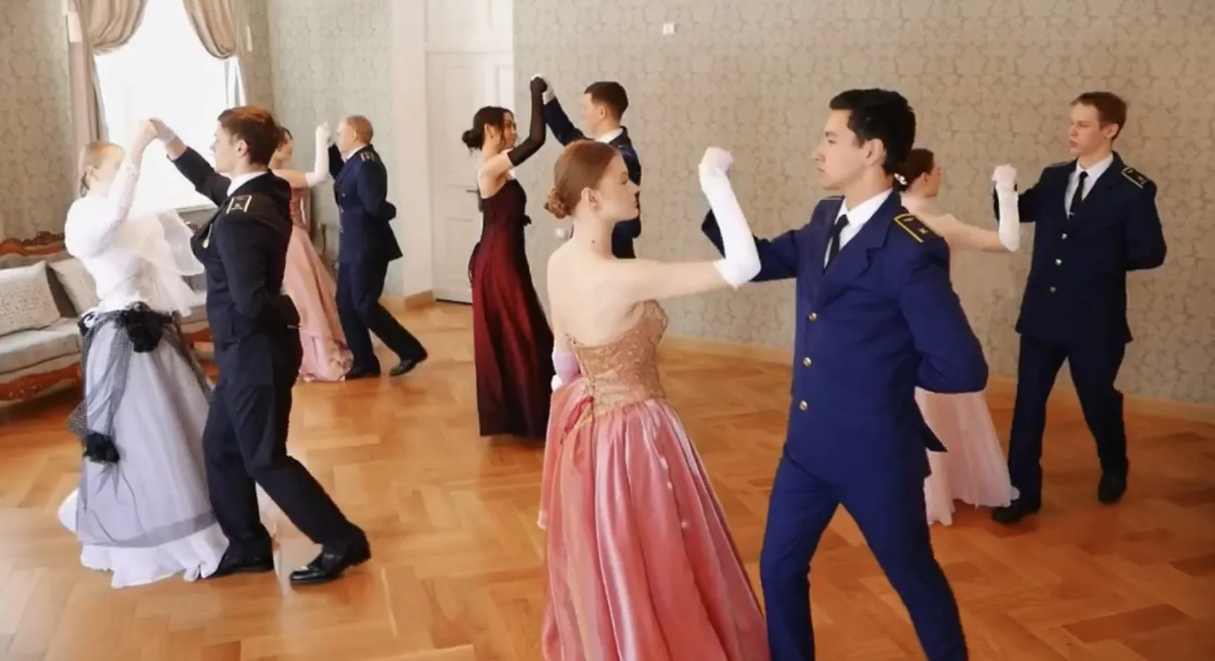 📣 Внимание! Важное обновление по поводу Аксаковского бала! 🎉

Дорогие друзья!

С радостью сообщаем