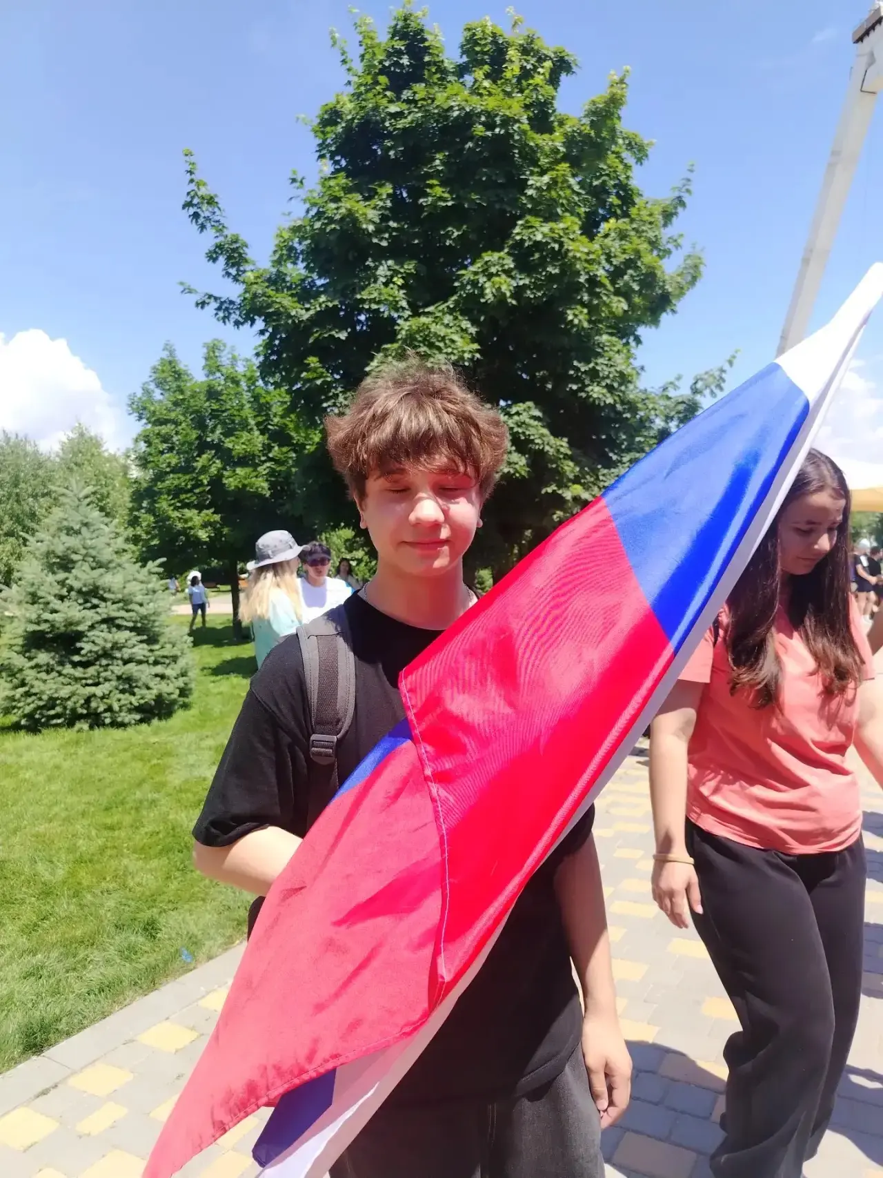 🫶Волонтеры 101

🇷🇺12 июня, в День России, участник волонтерского отряда «101-е Дыхание», ученик 8