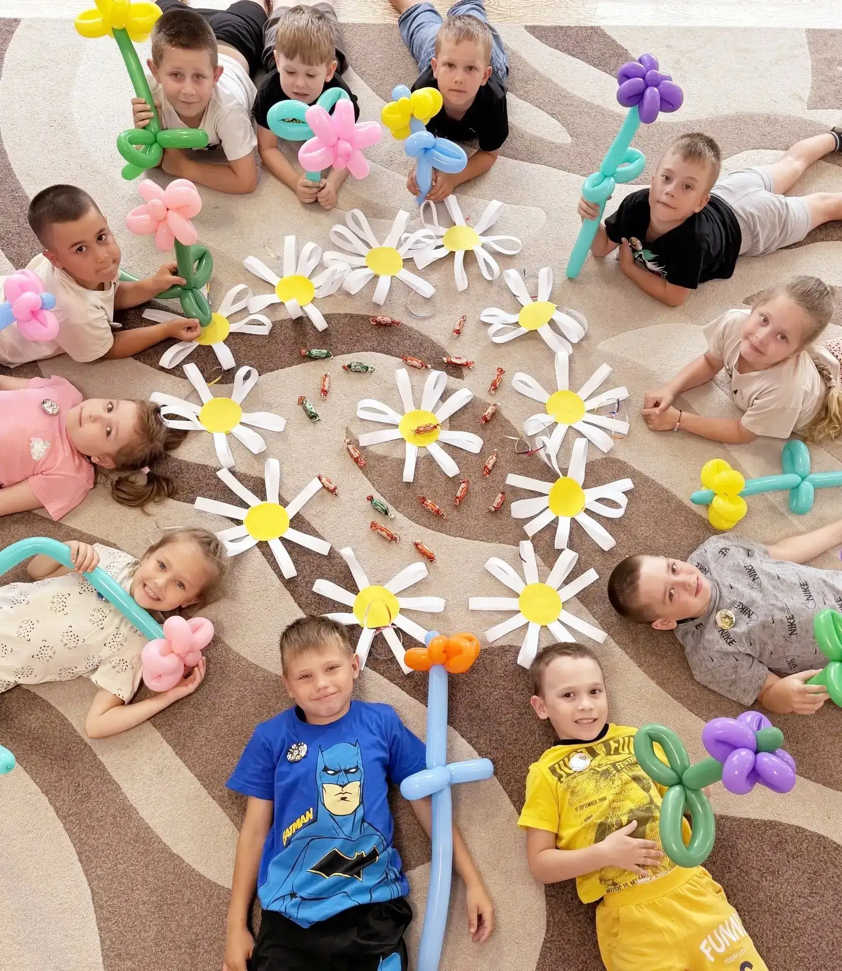 08.07.2026 Семья — это как ромашка: крепкая сердцевина и множество лепестков🌼, которые тянутся друг