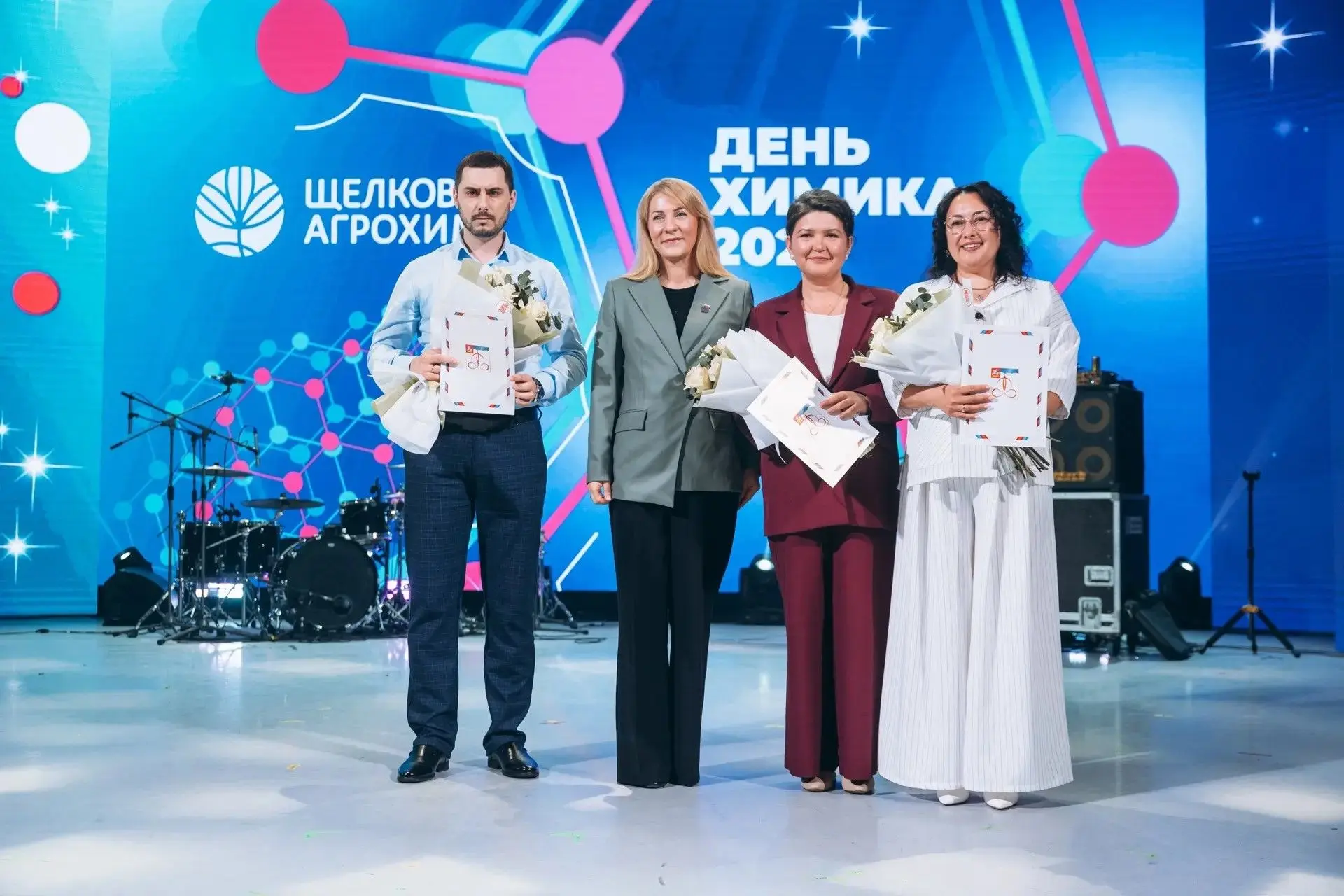 🌿⚗️ День химика! Праздник, объединяющий науку, труд и гордость за профессию