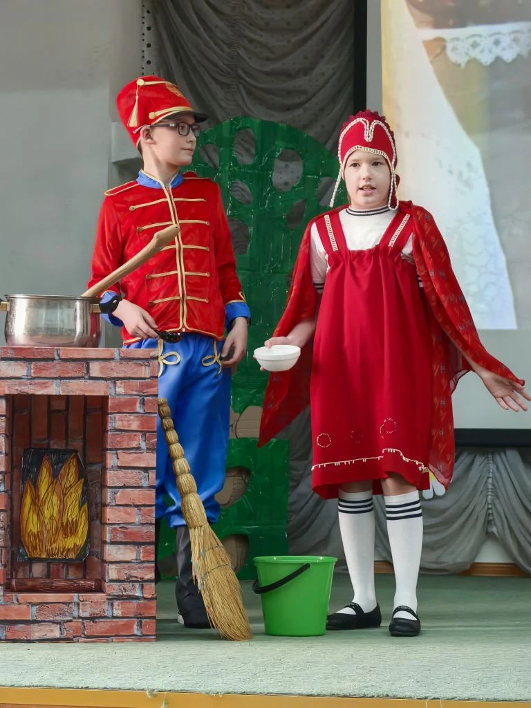 🎭✨ Занавес закрыт, но аплодисменты не стихают!   🌟 В нашей школе завершился ежегодный театральный фе