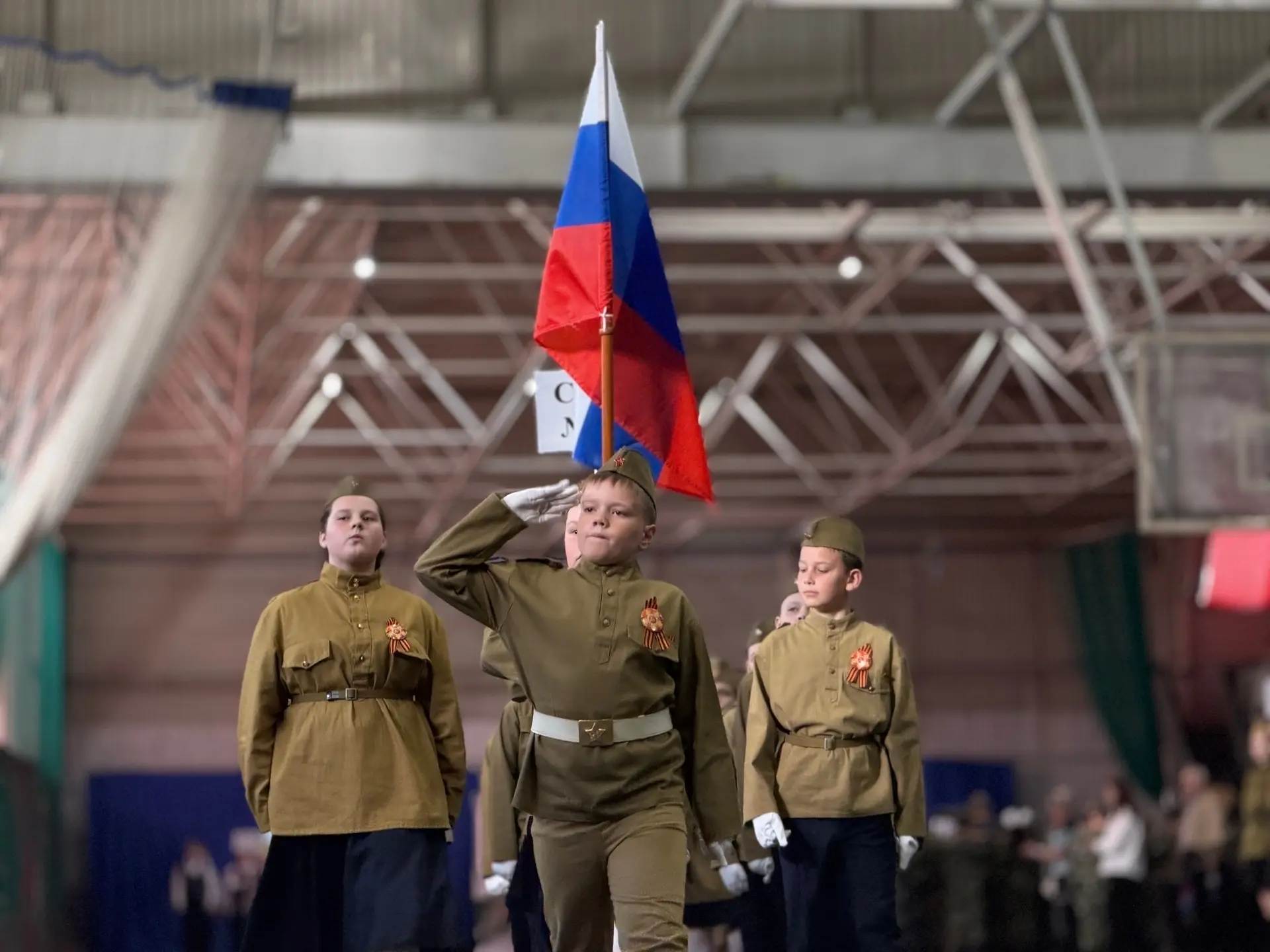 Строем и песней к бессмертной памяти о нашей Великой Победе!  🎗️Сегодня в ФОКе на Сталеваров прошёл 