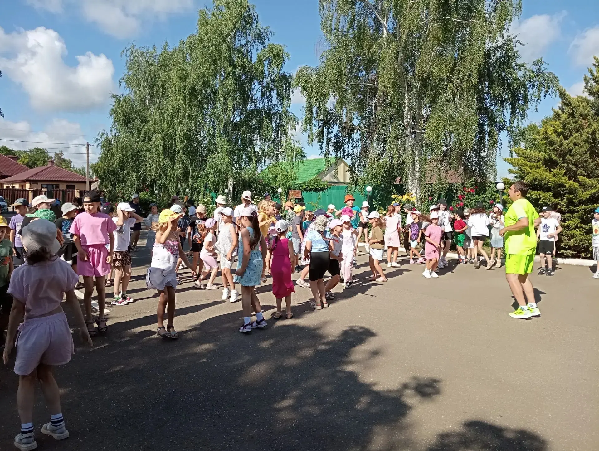 🌈 Один день из жизни лагеря «РАДУГА»: цирк, спорт и новые открытия!

✅Сегодняшний день в нашем приш