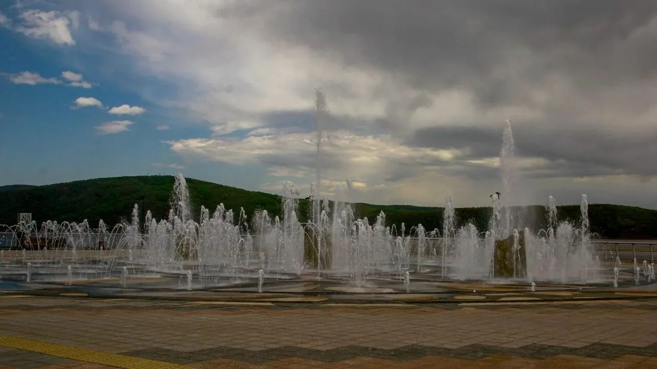 🌥 27 мая в Комсомольске-на-Амуре от + 18 до + 23 градусов.  Ветер слабый, западный 4.0 м/с. Частично