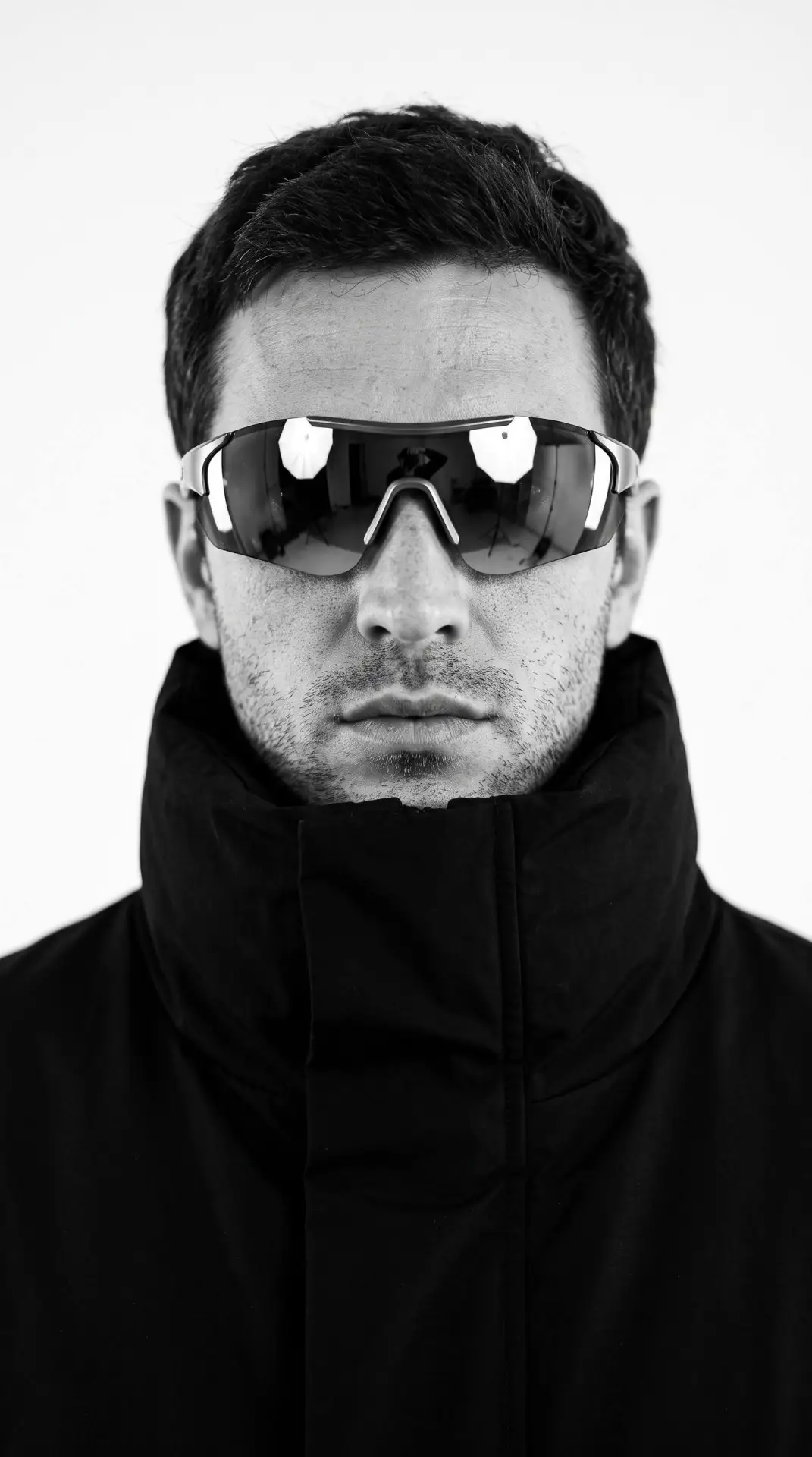 🕶 Чёрно-белый модный портрет