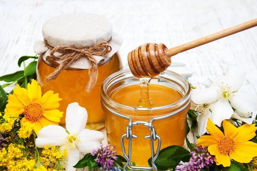 СЛАДКАЯ ЛОВУШКА: МЁД ВМЕСТО САХАРА 🍯  Один из самых частых вопросов в комментариях: «Могу ли я замен