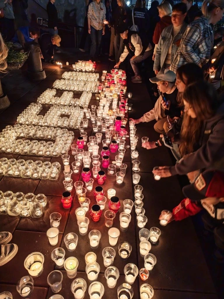 Свеча памяти — символ вечной благодарности всем, кто защищал Отечество, не щадя себя. Этот живой ого